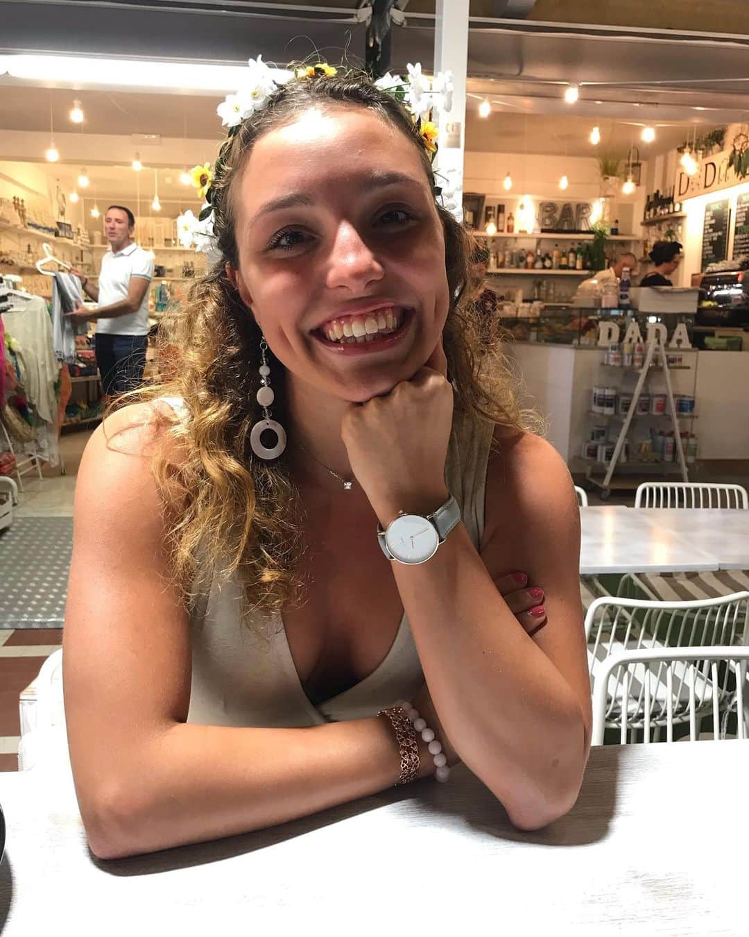 ジャダ・ルッソのインスタグラム：「#smile#sea#beach#love#life#relax#capitola#evening#party#summer2029 @capitola at the 🌊 use r_giadina to have a discount in the official site! www.capitola.com ♥️」