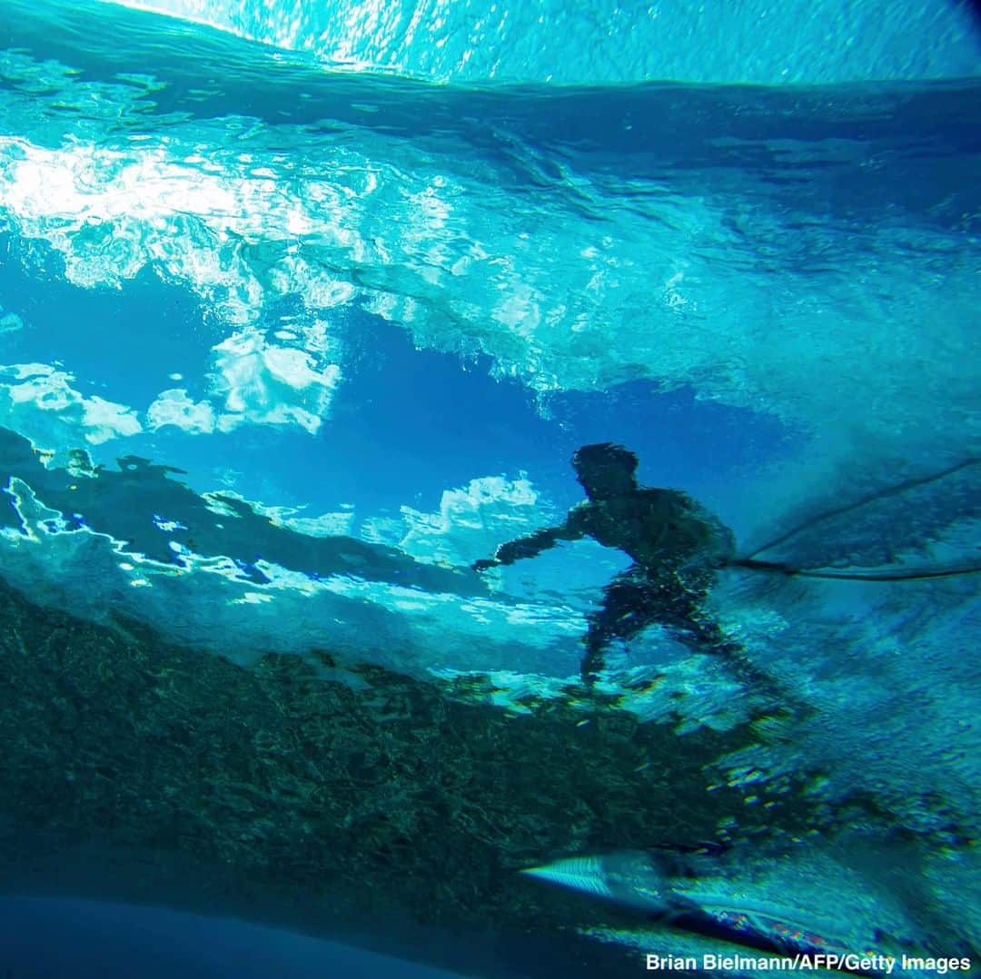 ABC Newsさんのインスタグラム写真 - (ABC NewsInstagram)「Breathtaking underwater shots capture surfers training for pro trials in Tahiti. http://abcn.ws/2AMTzXJ #surfer #surfing #ocean #photographer」8月17日 4時51分 - abcnews