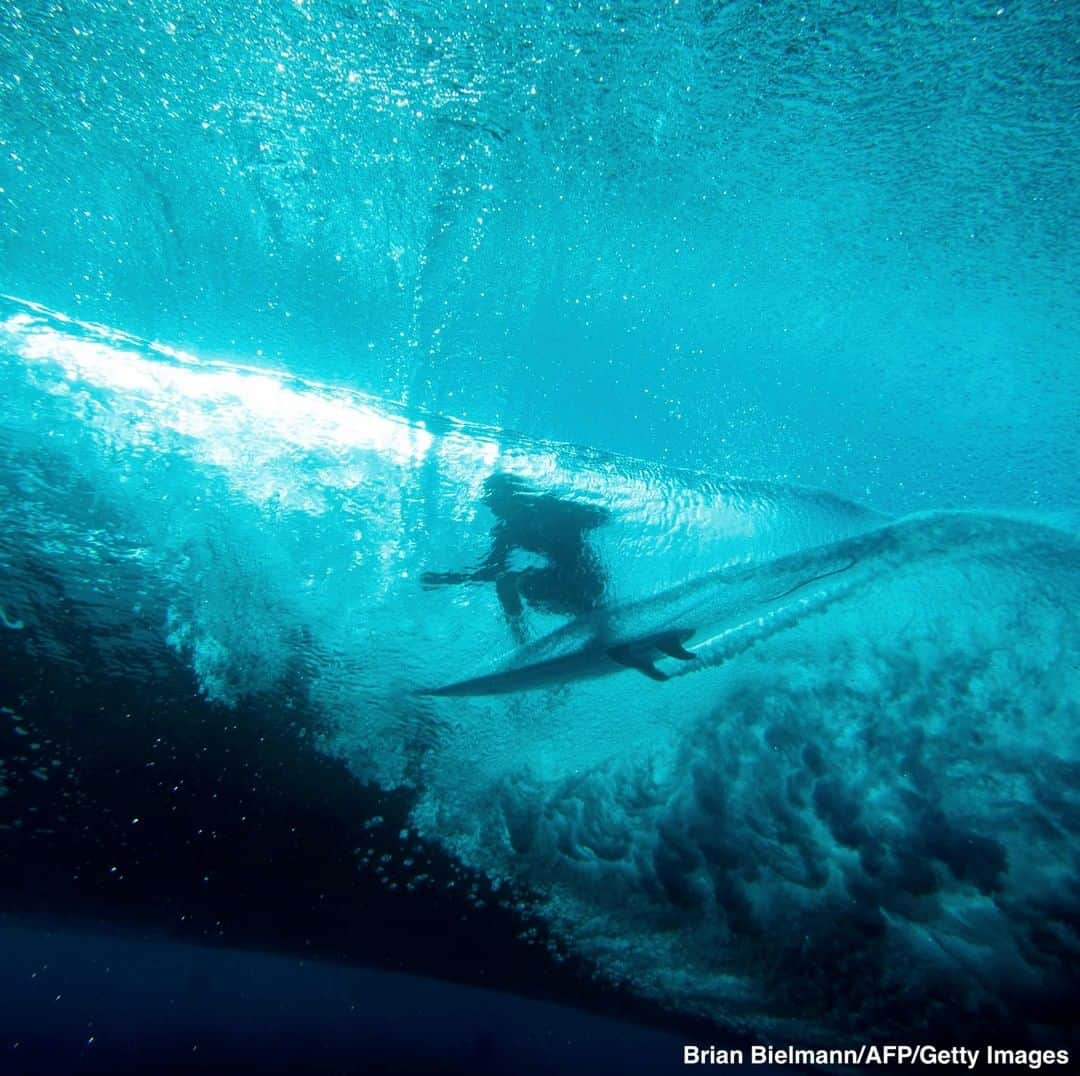 ABC Newsさんのインスタグラム写真 - (ABC NewsInstagram)「Breathtaking underwater shots capture surfers training for pro trials in Tahiti. http://abcn.ws/2AMTzXJ #surfer #surfing #ocean #photographer」8月17日 4時51分 - abcnews