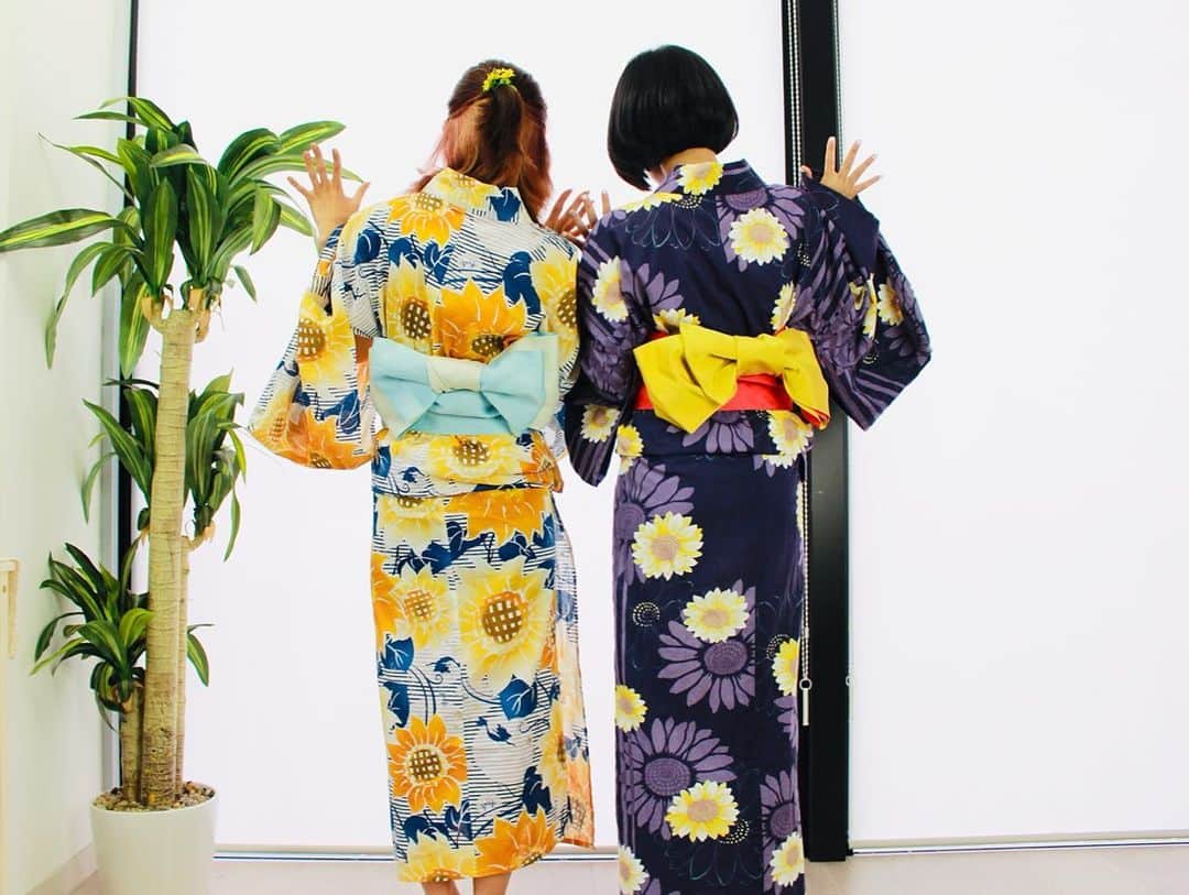 のインスタグラム：「2019.8.10(土)撮影会にて。 左は #ゆっころ ちゃん！ . . . . .  #撮影会 #撮影 #団体撮影会 #個人撮影会 #スタジオ撮影会 #スタジオ撮影 #モデル #撮影会モデル #被写体  #黒髪 #黒髪ボブ #ボブヘアー #japan #japanese #japanesegirl #japanesegirlmodel #浴衣 #浴衣写真 #浴衣撮影 #下北沢 #下北沢REG #ひまわりの浴衣 #向日葵の浴衣」