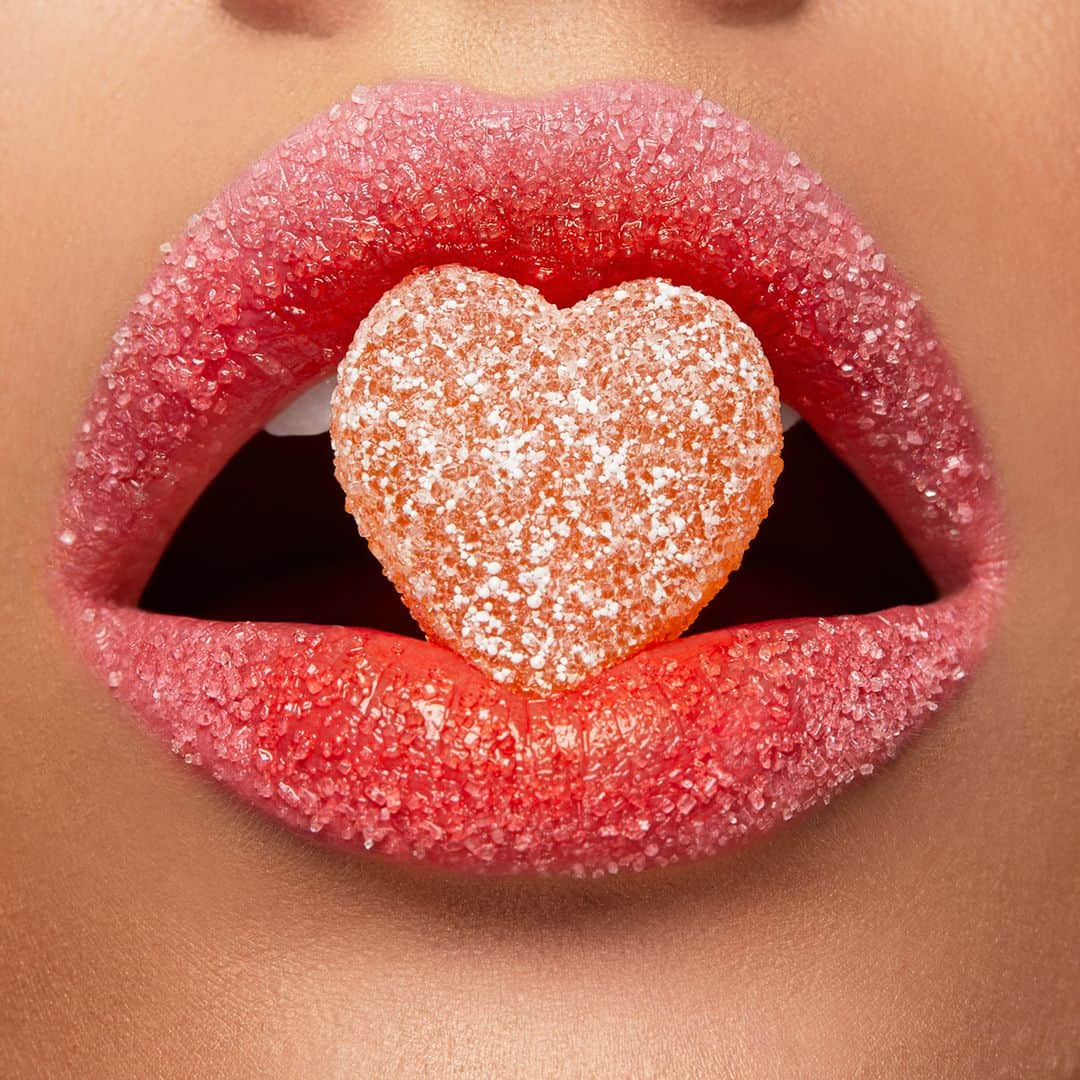 KIKO MILANOさんのインスタグラム写真 - (KIKO MILANOInstagram)「Sugarcoated goodness 🍬 Double tap if this candy #lipart has won over your heart. Gossamer Emotion Lipsticks 117-119」8月17日 6時00分 - kikomilano