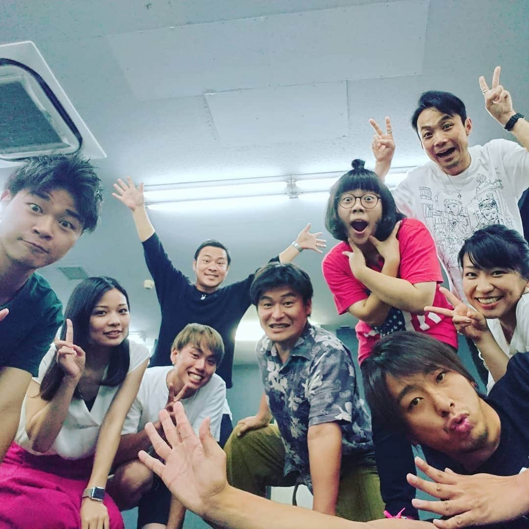 高井俊彦さんのインスタグラム写真 - (高井俊彦Instagram)「【本日はこれ‼️】 広島アステールプラザで『神フェス』✨ 再び日頃バラバラで活動している神喜劇メンバーが集結します😃✌️ 昨日は夜稽古でした🌃  有難いことにチケット完売🎶 加島さんをはじめ頑張って頂いたスタッフの皆さんに感謝🙇 満員のお客さまに喜んで頂けるようにツッコミまくります☺️⤴️⤴️⤴️」8月17日 6時23分 - takai_toshihiko