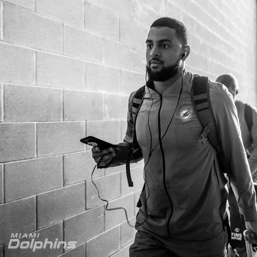 マイアミ・ドルフィンズさんのインスタグラム写真 - (マイアミ・ドルフィンズInstagram)「The guys have arrived 👋」8月17日 6時39分 - miamidolphins