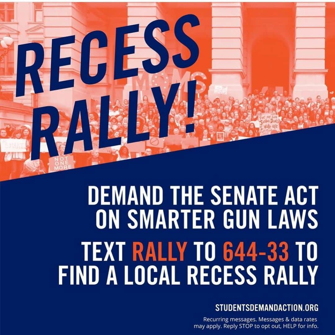 ジュリアン・ムーアさんのインスタグラム写真 - (ジュリアン・ムーアInstagram)「Make your voice heard!! Demand that your senators pass strong red flag laws and background checks on all gun sales.  Come to a #recessrally near you - Text RALLY to 644-33 to find one in your area. 🧡🧡🧡🧡🧡🧡🧡」8月17日 6時54分 - juliannemoore