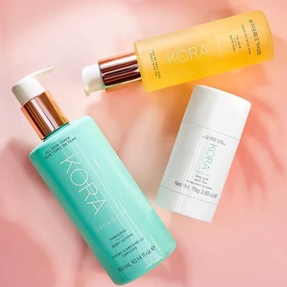 KORA Organicsさんのインスタグラム写真 - (KORA OrganicsInstagram)「“This powerful trio is my go-to skincare essentials when I am pregnant. They keep my skin hydrated & smooth and help prevent me from getting stretch marks.” - @MirandaKerr ⁣ ⁣ 💙💛💙💛💙💛💙💛💙💛💙💛💙💛💙💛⁣ ⁣ Visit our link in bio for @balletbeautiful’s pre-natal exercising tips and tap to shop our Pregnancy Body Essentials including the Enriched Body Lotion, Noni Glow Body Oil and Noni Glow Body Balm! #KORAOrganics #MindBodySkin #NoniGlow ⁣」8月17日 6時47分 - koraorganics