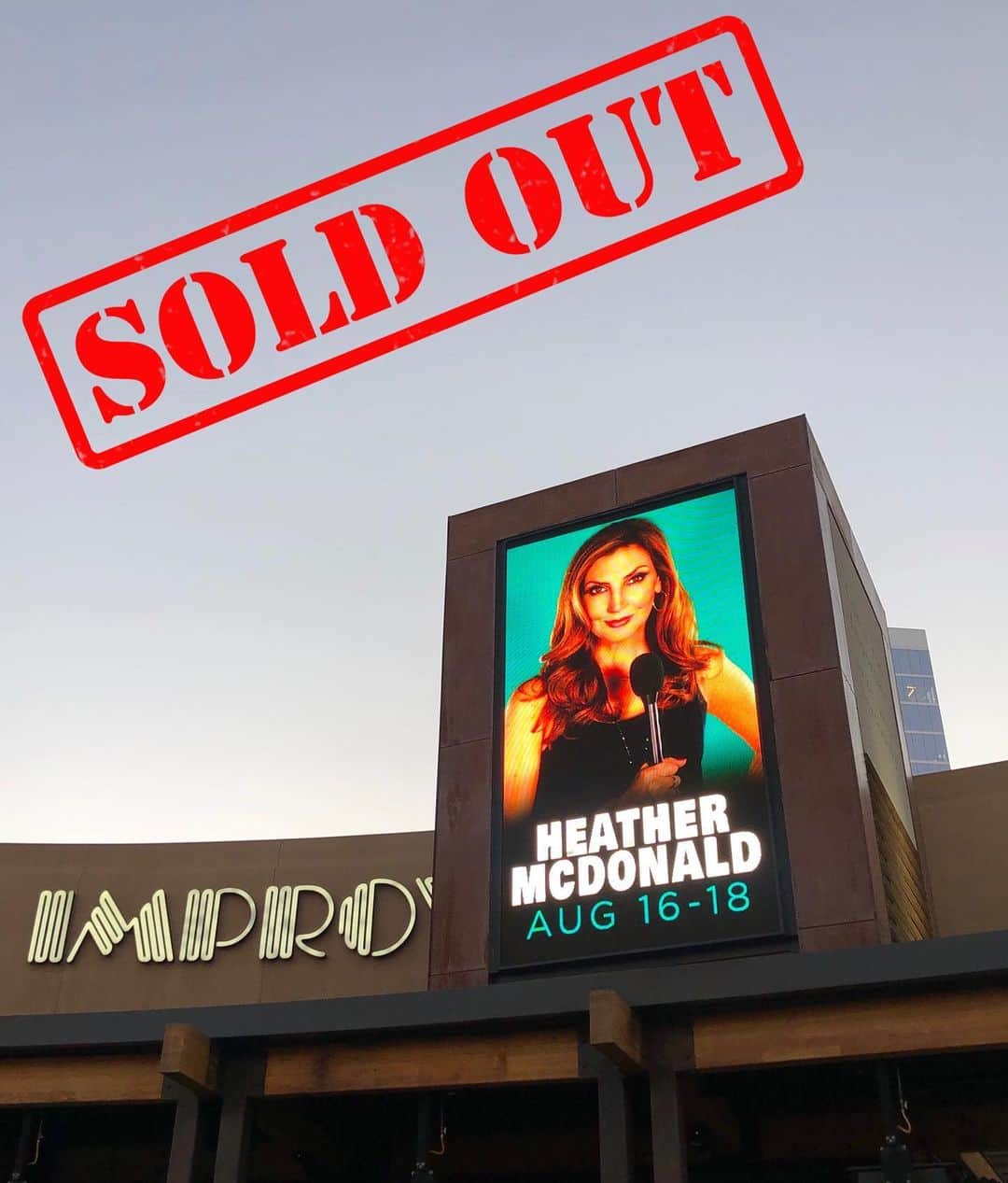 ヘザー・マクドナルドのインスタグラム：「Saturday first show SOLD OUT! Tickets still available for the second show. See you tomorrow, Irvine! @irvineimprov」