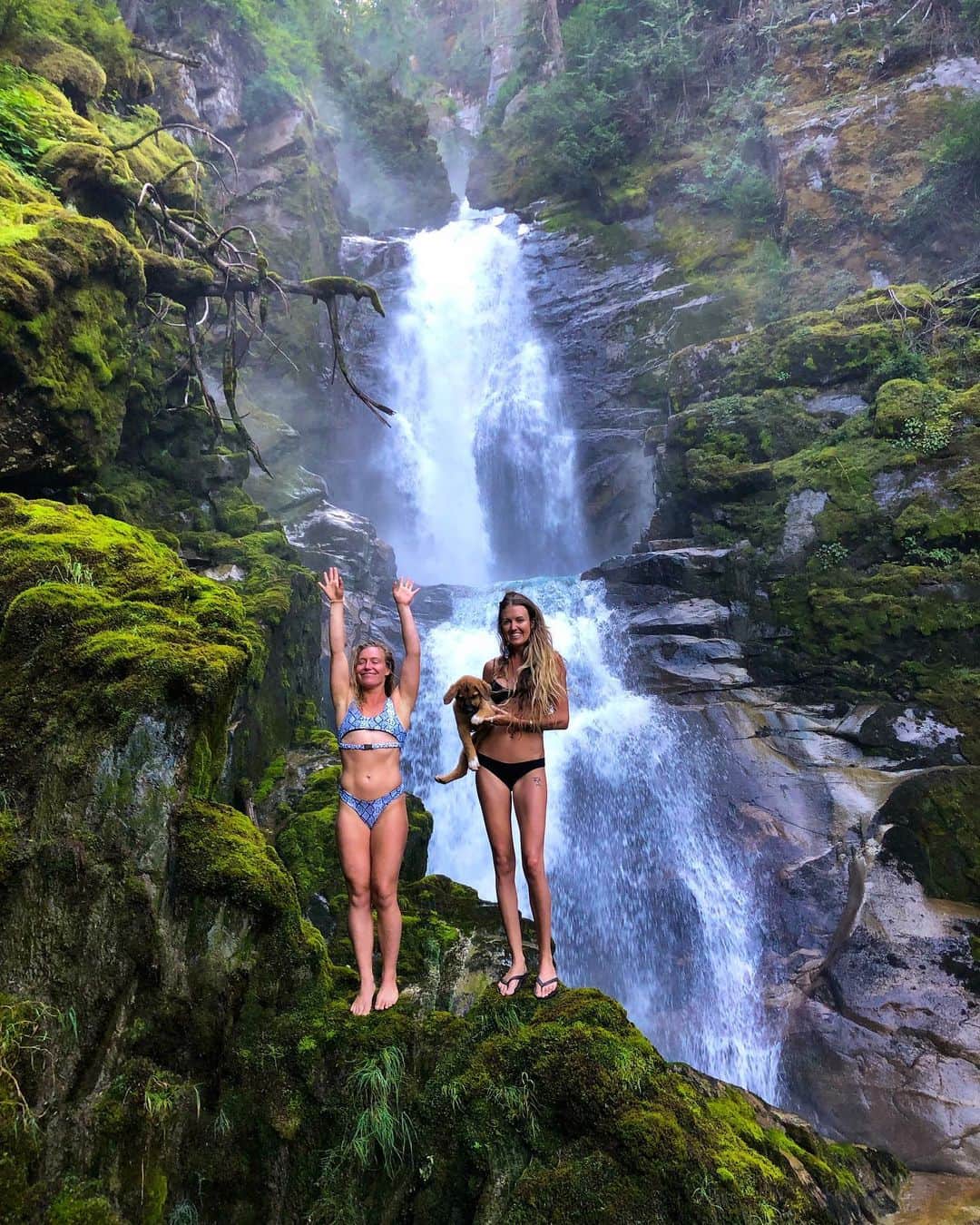 ジェイミー・アンダーソンのインスタグラム：「Feeling the power of nature 🙌」