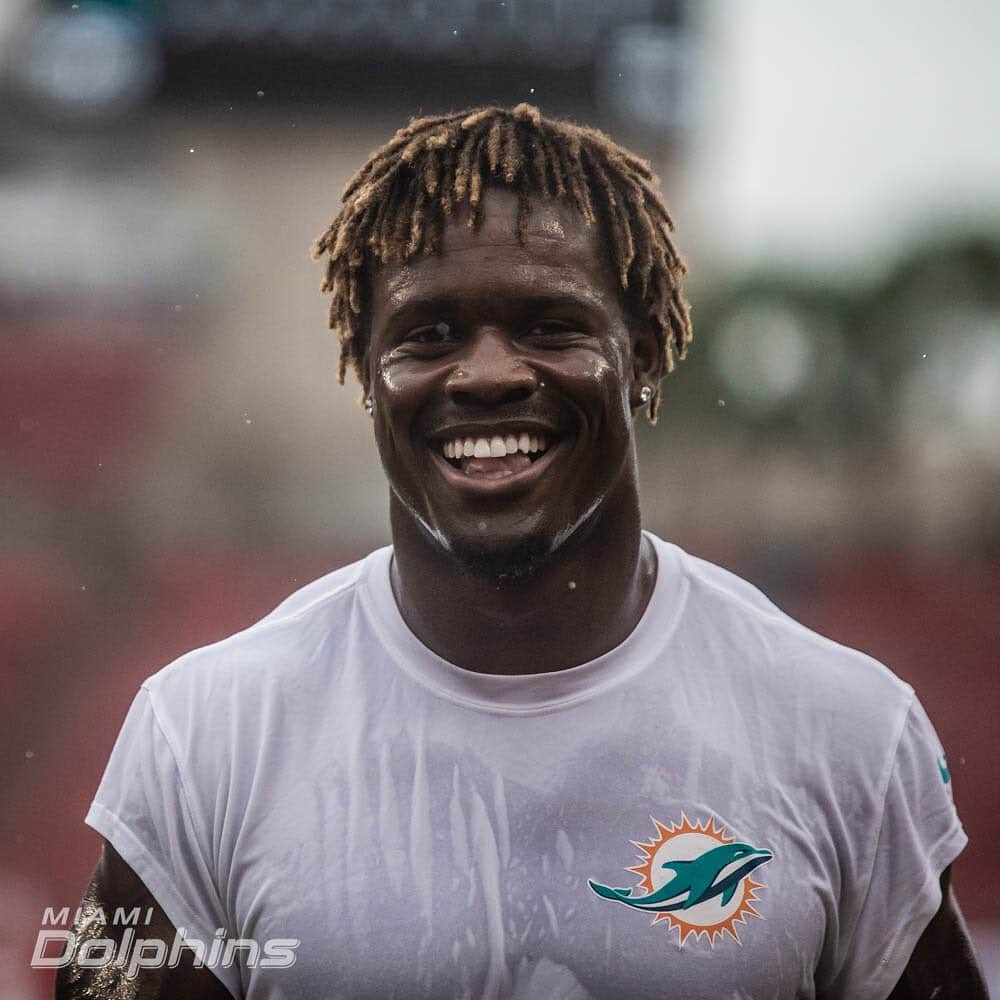 マイアミ・ドルフィンズさんのインスタグラム写真 - (マイアミ・ドルフィンズInstagram)「When it’s Friday AND Gameday 😄」8月17日 7時16分 - miamidolphins