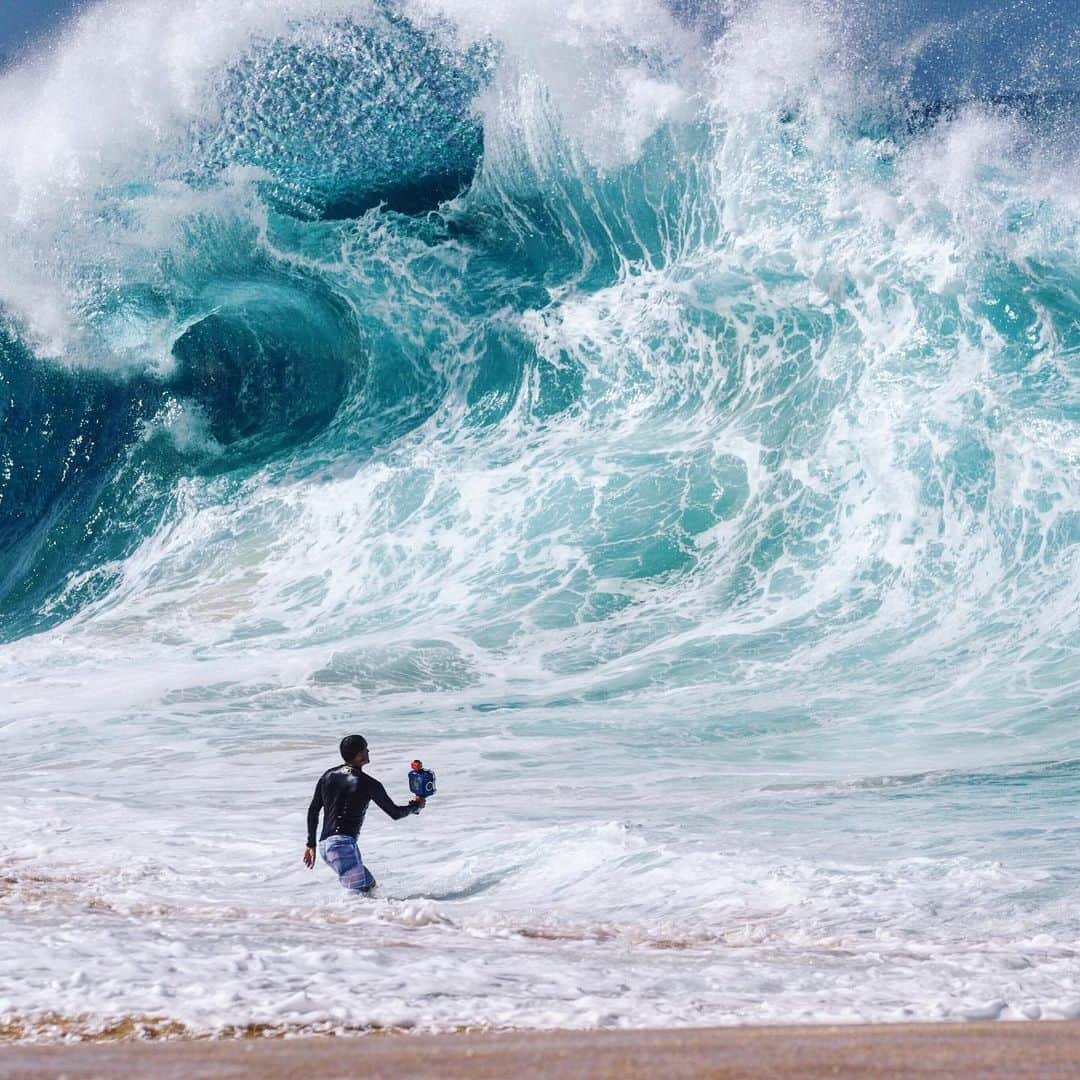 クラーク・リトルさんのインスタグラム写真 - (クラーク・リトルInstagram)「S)(oots!  Photo @jacobvandervelde #shorebreak #clarklittle 🆑」8月17日 7時59分 - clarklittle