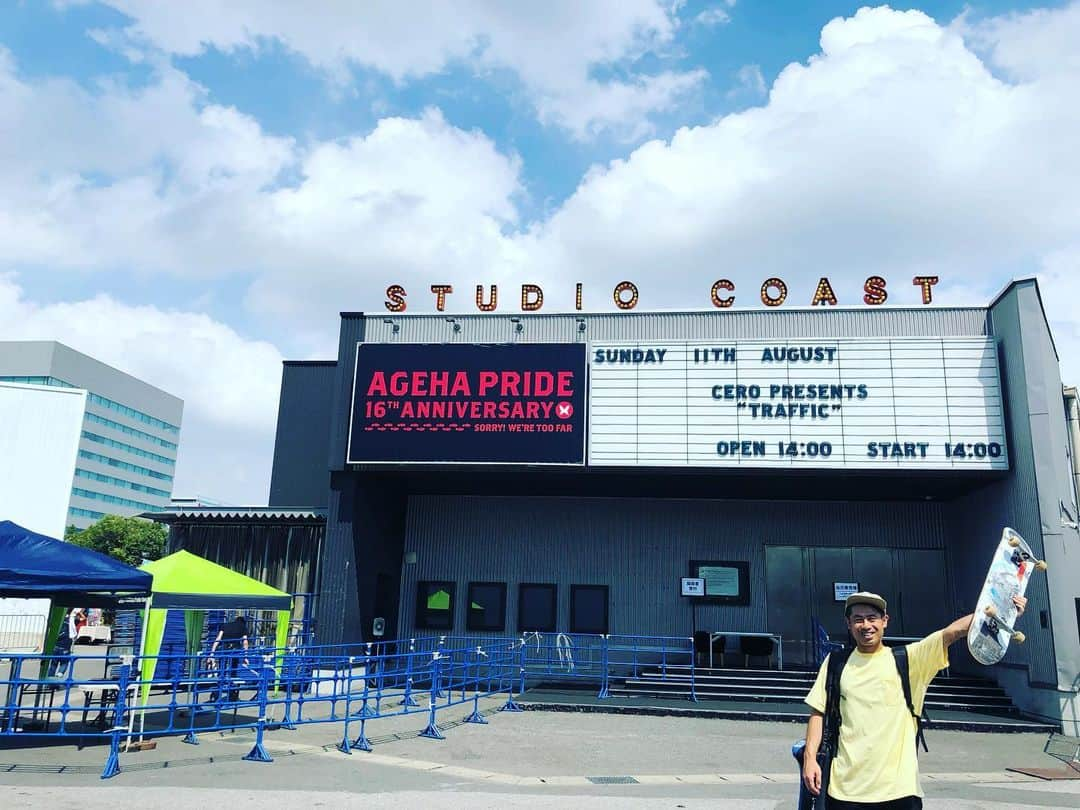 後関好宏さんのインスタグラム写真 - (後関好宏Instagram)「cero presents　“Traffic” 2019に田我流で出演しました。ceroもcharaも素晴らしかったし、最後のDJまで満喫しました。 このイベントはceroのみんなが気になるバンドや注目してる人たちを集めるイベントなんですが、WOOL & THE PANTSを呼んでるあたり流石！！3人が音楽好きなのがめちゃくちゃ分かるラインナップで見所満載のイベントでした。（最後の写真はライブなのにスケボー持っていく人…、スタジオコーストの裏で練習してました。） #田我流 #田我流andmahbie #cero #cerotraffic」8月17日 8時00分 - gosekky