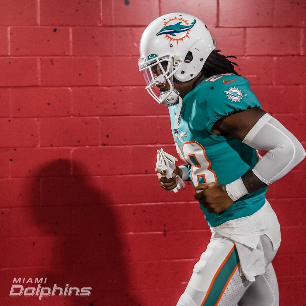 マイアミ・ドルフィンズさんのインスタグラム写真 - (マイアミ・ドルフィンズInstagram)「About that time ⏰」8月17日 8時09分 - miamidolphins