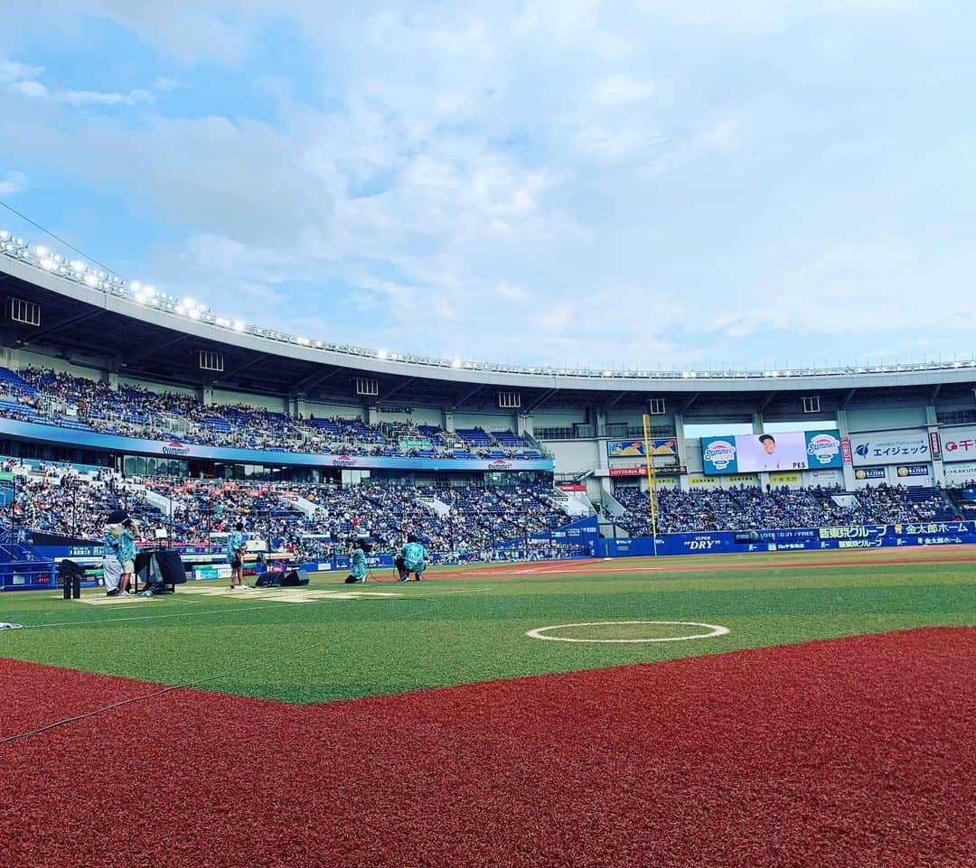 PESさんのインスタグラム写真 - (PESInstagram)「先日は @chibalotte_official の試合の前に歌わせていただきました！最高に気持ち良かった〜！ありがとうございました！そして本日は福岡 @natsunaval2019 で #Charlie です！楽しんでいきましょ〜（ぺ）」8月17日 8時39分 - pepes_jp