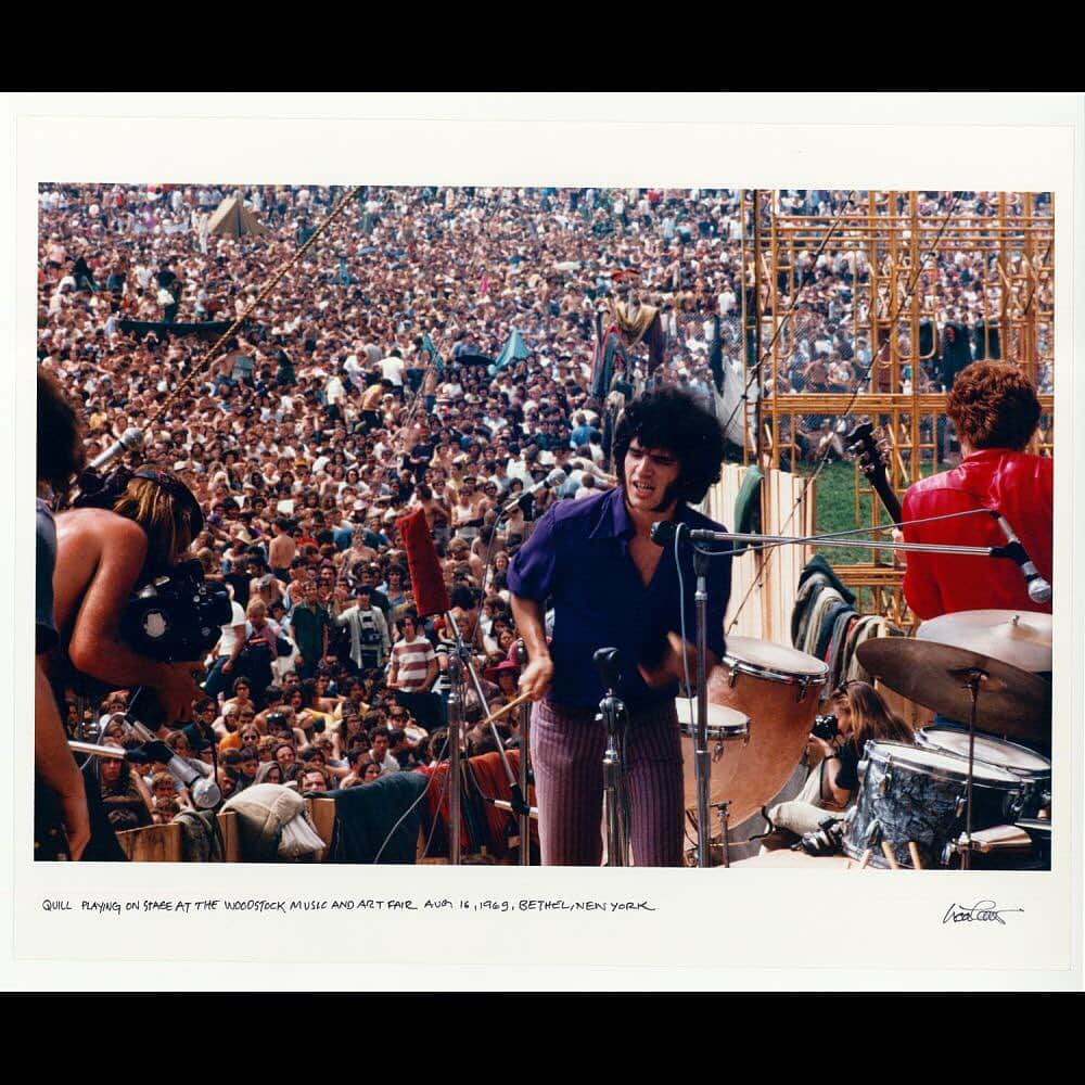 国立アメリカ歴史博物館さんのインスタグラム写真 - (国立アメリカ歴史博物館Instagram)「What did Woodstock look like from the stage? the crowd? overhead? 🎸  Lisa Law captured all these angles, and more in her photographs. To get overhead shots, she even hitched rides on the helicopters called in to bring in food and medical supplies when the roads became too blocked with traffic to use. 🚁  Law and members of the Hog Farm, a long-standing commune, were involved in the logistics of setting up Woodstock. For instance, Hog Farm volunteered to construct the kitchen for use by the festivalgoers.🍵 Take a closer look at Law’s photographs and learn more about Woodstock by clicking the link in our bio: s.si.edu/Woodstock 📷  #Photography #ColorPhotography #FilmPhotography #1960s #Woodstock #Woodstock50 #EntertainmentHistory #MusicHistory #Counterculture #SmithsonianMusic #WomensHistory #BecauseOfHerStory #AmericanHistory」8月17日 8時38分 - amhistorymuseum