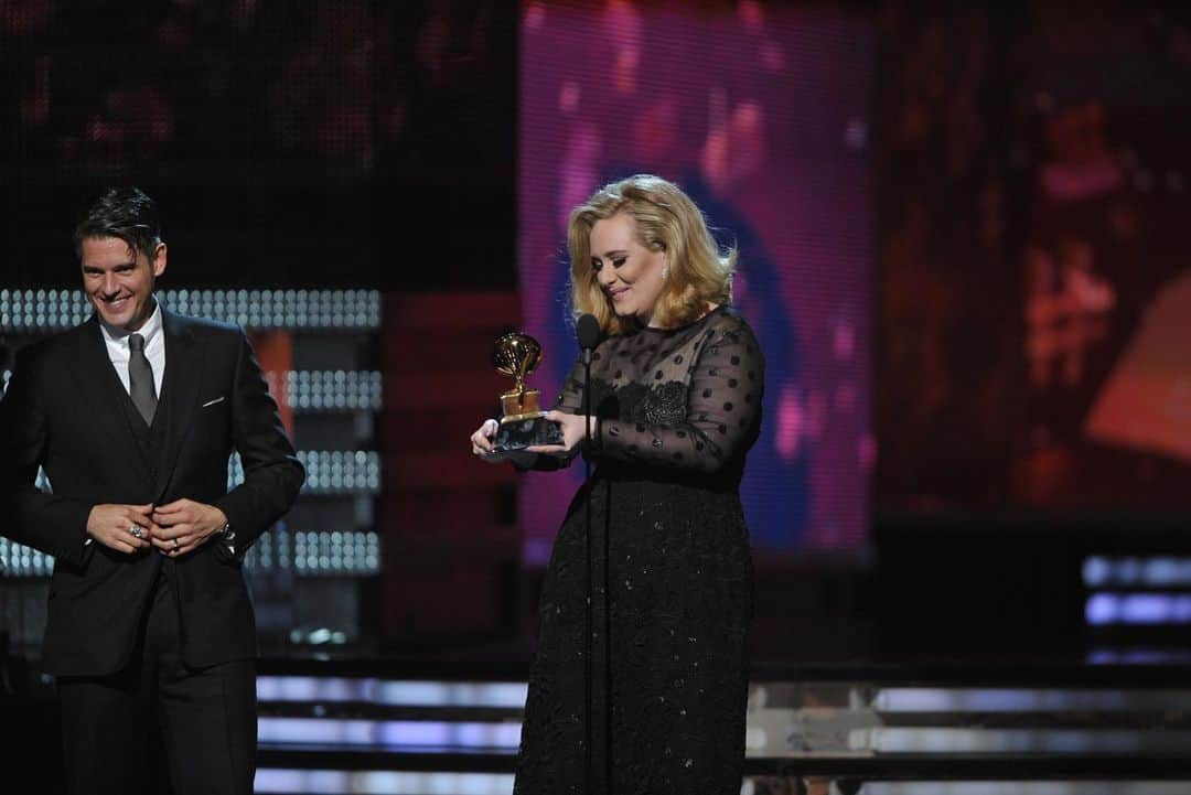 The GRAMMYsさんのインスタグラム写真 - (The GRAMMYsInstagram)「It's not everyday that you win six #GRAMMYs in one night, but @Adele did at the  54th GRAMMY Awards in 2012. Her wins included Record Of The Year ("Rolling In The Deep"), Album Of The Year ('21'), and Song Of The Year ("Rolling In The Deep") to name a few.  That night she gave a standing ovation performance of "Rolling In The Deep" that had the audience in awe.  #GRAMMYVault」8月17日 8時44分 - recordingacademy