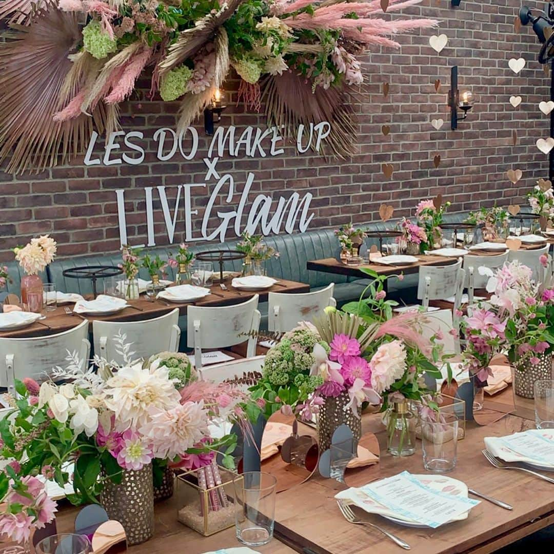 LiveGlamさんのインスタグラム写真 - (LiveGlamInstagram)「Our #LesDoMakeupxLiveGlam KissMe Love Collection Launch brunch was glamazing! ✨ We're still not over how beautiful these flowers and decor looked by @hellokismet 😍Thank you to everyone who celebrated with us and @leeexlieee, we love our #LiveGlamFam a brunch!! 😉💕」8月17日 9時03分 - liveglam