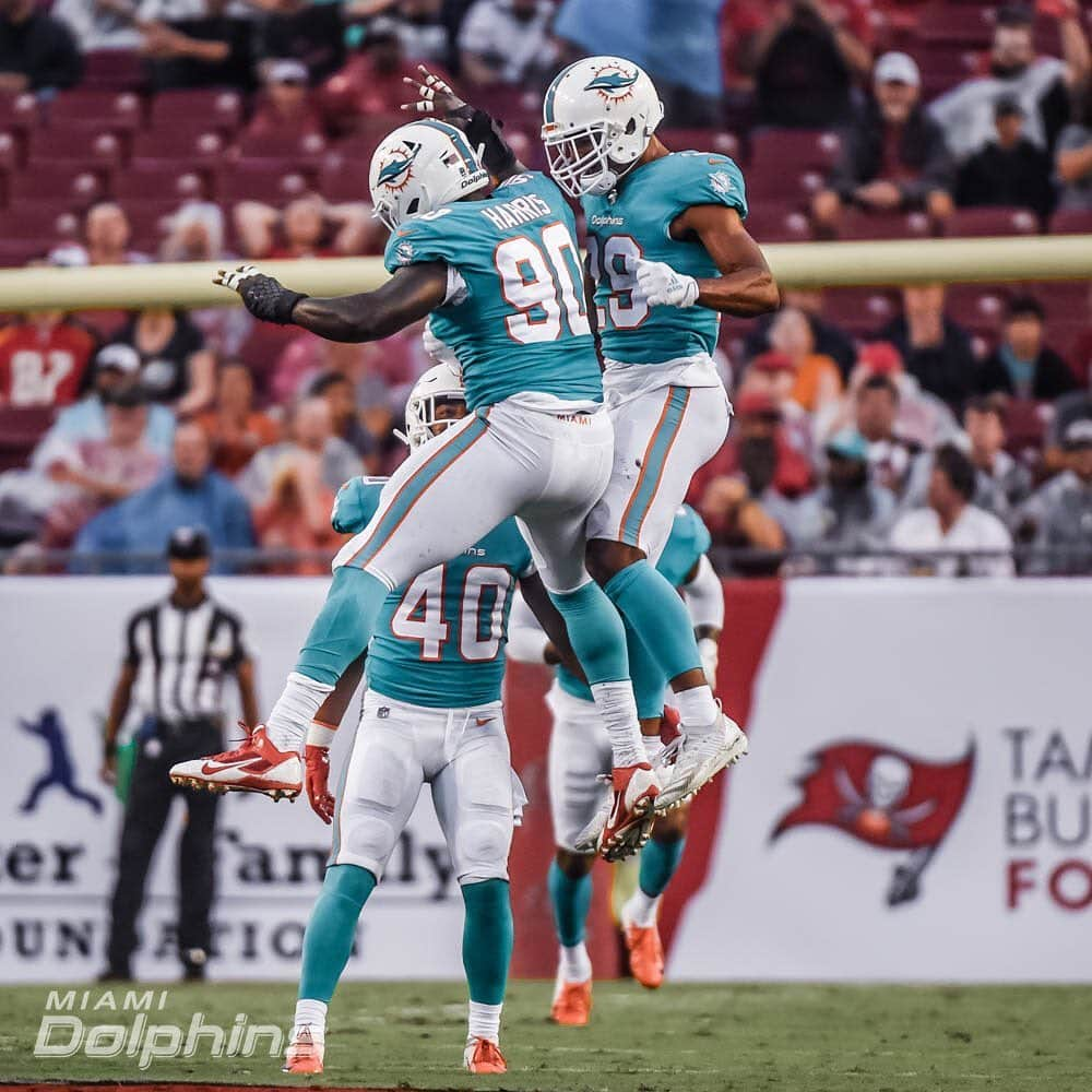 マイアミ・ドルフィンズさんのインスタグラム写真 - (マイアミ・ドルフィンズInstagram)「Watch out 😳」8月17日 9時03分 - miamidolphins