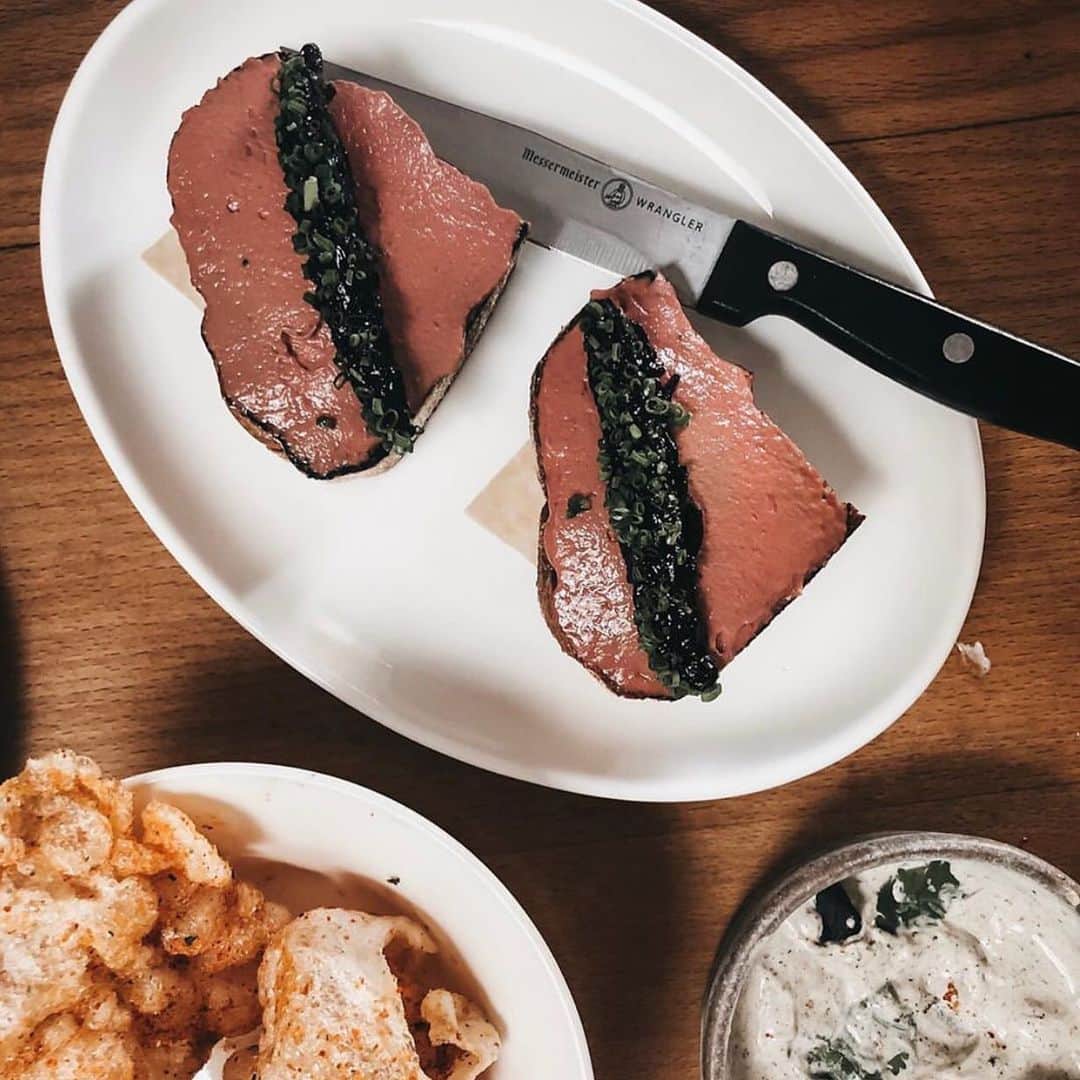 Eater LAさんのインスタグラム写真 - (Eater LAInstagram)「When you think of @animalrestaurant, you think chicken liver toast. 📸: @diningwithjenn. Hashtag #eaterla on your best photos for a chance to be featured.」8月17日 9時33分 - eater_la