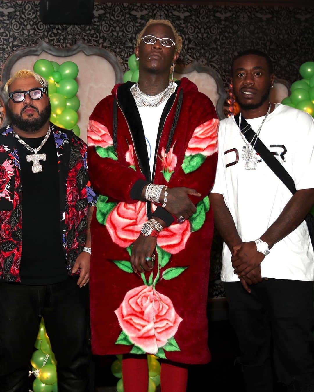 GQさんのインスタグラム写真 - (GQInstagram)「Young Thug celebrates his new album (and birthday!) as only Young Thug can: in an enormous rose-printed hoodie-slash-robe. #BigFitoftheDay」8月17日 9時40分 - gq