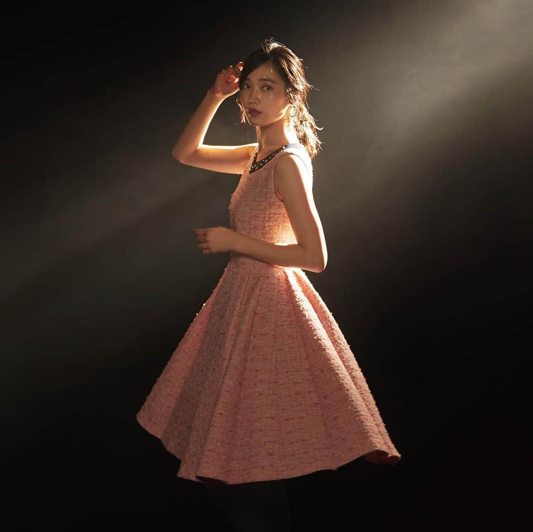 のインスタグラム：「・ Aveniretoile 2019 AUTUMN LOOKBOOK UPDATE ・ #aveniretoile #aveniretoilecouture #mid_e_shopping #mid_official」