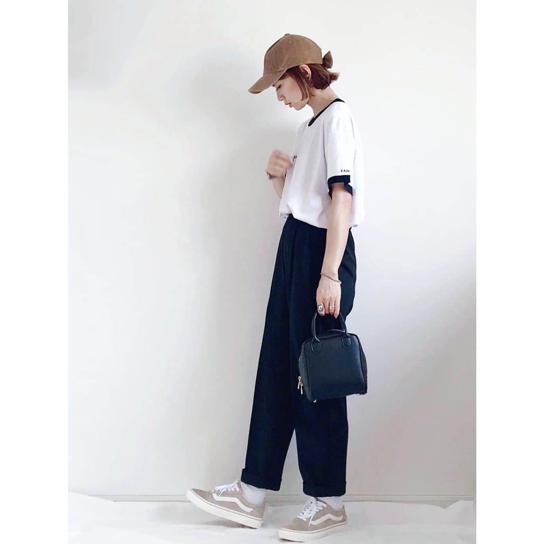 のインスタグラム：「#wear更新 ☝︎ TOPにURL載せてます ．．．．．．✈︎ . . . #code #outfit #ootd . . . 詳しくは#wear で見てね♥︎ wear account → sizu0618 . . . #MINEBY3MOOTD #mamagirl #コーデ #コーディネート #ファッション #今日の服 #今日のコーデ #ママファッション #ママコーデ #ママスタイル @goldy_jp @14plusjp」