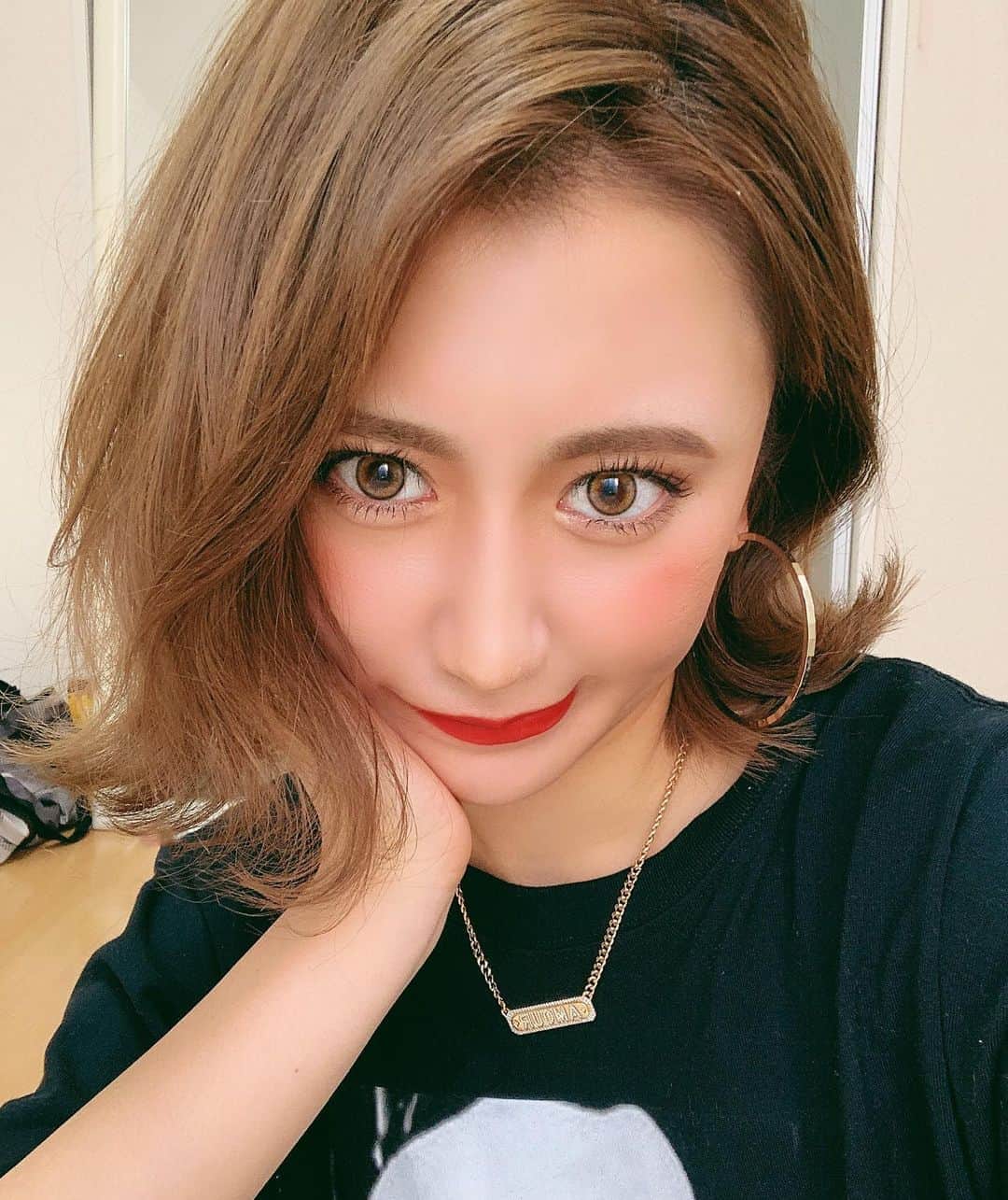 照井和希さんのインスタグラム写真 - (照井和希Instagram)「外ハネ😾🤟🏾💋 前髪伸ばすのもありかもな〜〜。 ． ショートにしてからヤンチャガールぽすぎて😂 なんかそっち寄ってしまう😂😂🤟🏾🤟🏾 ． ． #hairstyle #makeup #ギャル感増したよな #絶対 笑」8月17日 9時51分 - kazu24ki