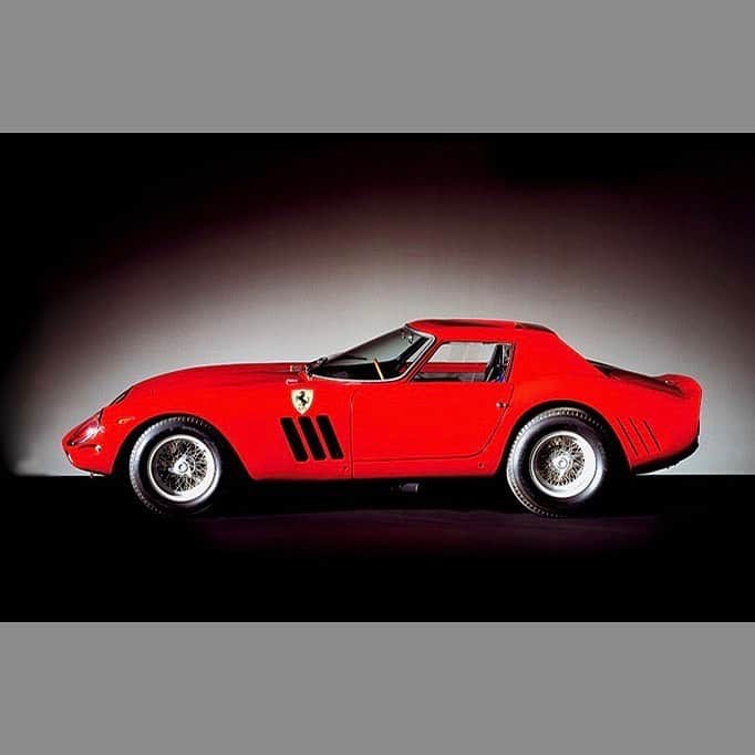 Ferrari USAさんのインスタグラム写真 - (Ferrari USAInstagram)「During this year’s Pebble Beach Concours d’Elegance, we’re celebrating the 90th anniversary of Scuderia Ferrari with a display of more than 60 Ferraris from each decade. Swipe to see just a few of the most storied classic and competition models that will be on display tomorrow afternoon on the First Fairway. Which Ferrari is your favorite?⁣⁣⁣⁣ ⁣⁣⁣⁣ #ScuderiaFerrari90 #PebbleBeachConcours #FerrariClassiche #MontereyCarWeek ⁣⁣ ⁣⁣ 📷: @timscott - Scuderia Ferrari Alfa Romeo」8月17日 9時54分 - ferrariusa