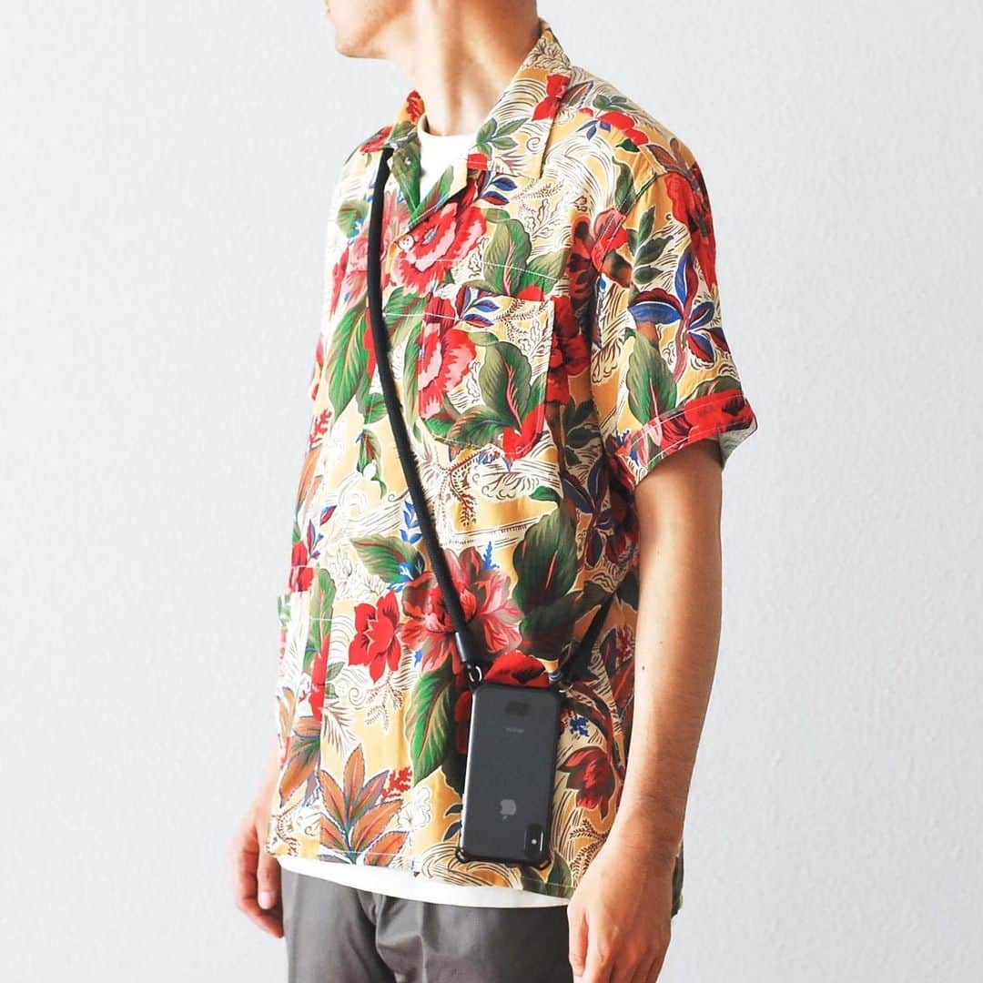 wonder_mountain_irieさんのインスタグラム写真 - (wonder_mountain_irieInstagram)「_ Engineered Garments / エンジニアードガーメンツ "Camp Shirt -Hawaiian Floral-" ¥30,240- _ 〈online store / @digital_mountain〉 http://www.digital-mountain.net/shopdetail/000000009060/ _ 【オンラインストア#DigitalMountain へのご注文】 *24時間受付 *15時までのご注文で即日発送 *1万円以上ご購入で送料無料 tel：084-973-8204 _ We can send your order overseas. Accepted payment method is by PayPal or credit card only. (AMEX is not accepted)  Ordering procedure details can be found here. >>http://www.digital-mountain.net/html/page56.html _ #NEPENTHES #EngineeredGarments #ネペンテス #エンジニアードガーメンツ _ 本店：#WonderMountain  blog>> http://wm.digital-mountain.info/blog/20190612-1/ _ 〒720-0044 広島県福山市笠岡町4-18  JR 「#福山駅」より徒歩10分 (12:00 - 19:00 水曜定休) #ワンダーマウンテン #japan #hiroshima #福山 #福山市 #尾道 #倉敷 #鞆の浦 近く _ 系列店：@hacbywondermountain _」8月17日 9時56分 - wonder_mountain_
