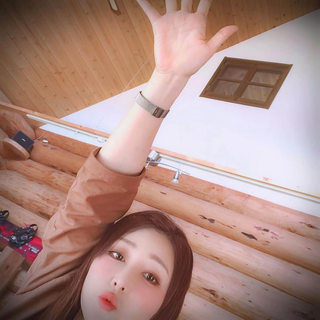 atmmyさんのインスタグラム写真 - (atmmyInstagram)「もうそろそろ東京戻るかな🙄 ﻿ げんじつ〜まぼろし〜👆 ﻿ ﻿ ﻿ #どんだけー #ログハウス #夏休み ﻿ #別荘 #世田谷ベース的生活」8月17日 9時57分 - atmmy