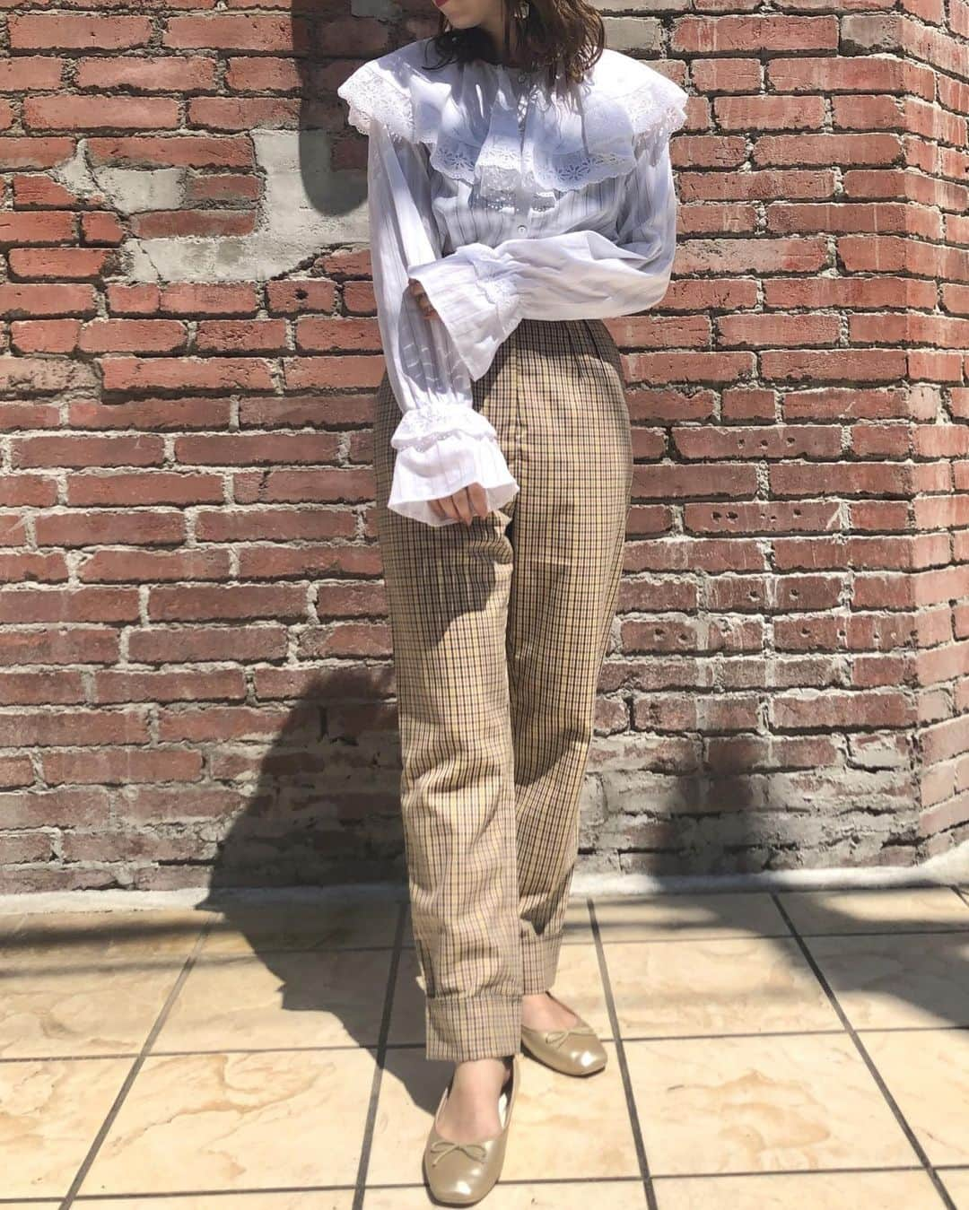 HONEY MI HONEY OFFICIALさんのインスタグラム写真 - (HONEY MI HONEY OFFICIALInstagram)「@cmeocollective  VIEWPOINT TOP ¥15,800 XS  VIEWPOINT PANT ¥18,800  XS  クラシックなカラーリングのチェックのセットアップ パンツはクロップ丈にハイウエストデザインが脚長効果大  @honeymihoney_official  @honeymihoney_style  #cameocollective  #HONEYMIHONEY #ハニーミーハニー #fashion #tokyo #osaka #表参道 #原宿 #心斎橋」8月17日 10時17分 - honeymihoney_official