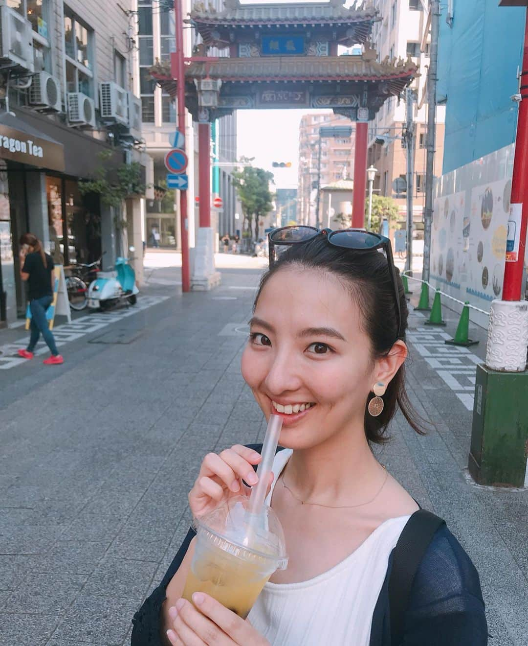 北川莉子さんのインスタグラム写真 - (北川莉子Instagram)「📸💓 . この間、神戸に行ったときの✌️👩 . #髪がイイ感じになびいてる ♪ #インスタスポット っぽいところを発見😳‼️ 安定の#南京町 😋🥤 #メリケンパーク#街歩き ☀️」8月17日 10時26分 - rico_kitagawa