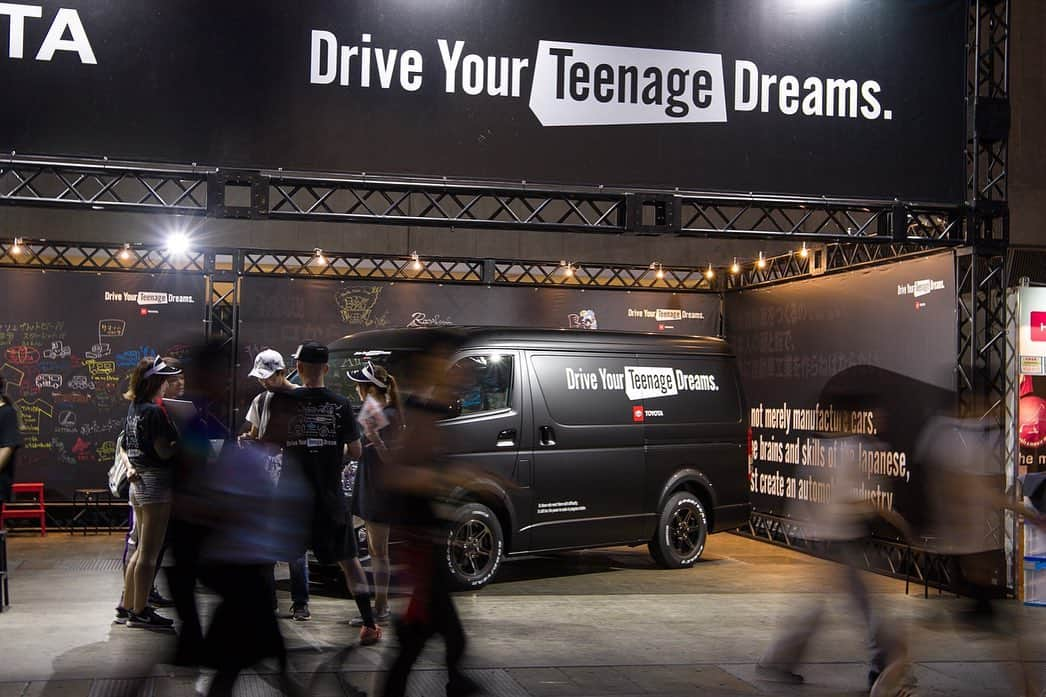 TOYOTAさんのインスタグラム写真 - (TOYOTAInstagram)「“Drive Your Teenage Dreams” POP UP STORE @summersonic_official DAY 1  #dytd #toyota #hiace #summersonic #トヨタ #ハイエース #サマソニ」8月17日 10時35分 - toyota_jp