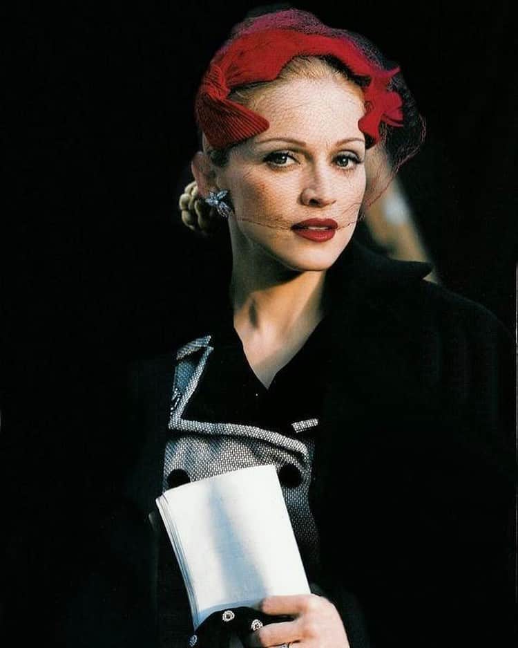 のインスタグラム：「HBD 👑 @madonna ⚡️💫⚡️🔥⭐️♥️ 📷 #stevenmeisel」