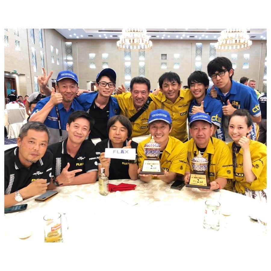 藤澤友千菜さんのインスタグラム写真 - (藤澤友千菜Instagram)「🎉㊗️🎉 #アジアクロスカントリーラリー  無事完走致しました！ 更に✨✨✨ ガソリンクラス2位🏆 という快挙👏🏻✨👏🏻✨ さすがD1チャンピオン🥺 カッコ良すぎます！！ 常に冷静な判断をする コドラとのコンビ👏🏻 本当にお疲れ様でした！ 感動をありがとうございます🥺♥️ #flex #toyotires  #川畑真人 選手 #チャンピオン #藤澤友千菜 #アジクロ #2位 #フレックス #トーヨータイヤ #フレックスガール #フォロミー #トロフィー #ミャンマー #お疲れ様でした  #happy #instagood #followme #asiacrosscountryrally」8月17日 21時37分 - yuchina1207