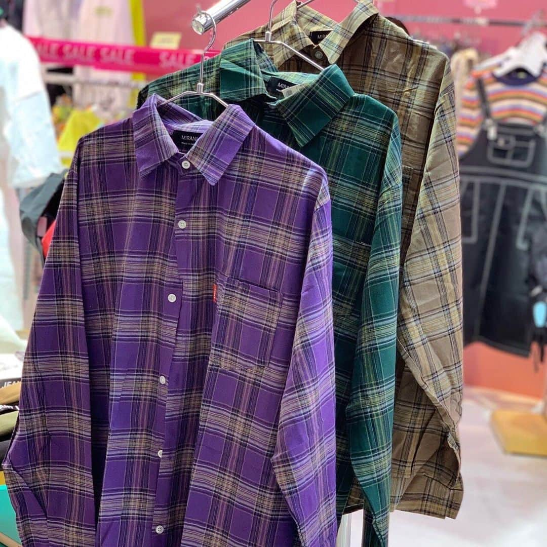 ガールズルールさんのインスタグラム写真 - (ガールズルールInstagram)「. 渋谷109 IMADA MARKET SUMMER SALE中💜 みなさんのご来店をお待ちしてます😘 . #shibuya109 #imadamarket #걸스룰 #한국 #한국패션 #얼짱 #데일리룩 #오오티디 #koreanfashion #girlsrule #ootd #twinlook #dailylook #ガールズルール #韓国 #韓国ブランド #韓国ファッション #韓国ファッション通販 #今日のコーデ #オルチャン #オルチャンファッション #韓国アイドル #カップルコーデ #韓国好きな人と繋がりたい」8月17日 21時30分 - girlsrule_official