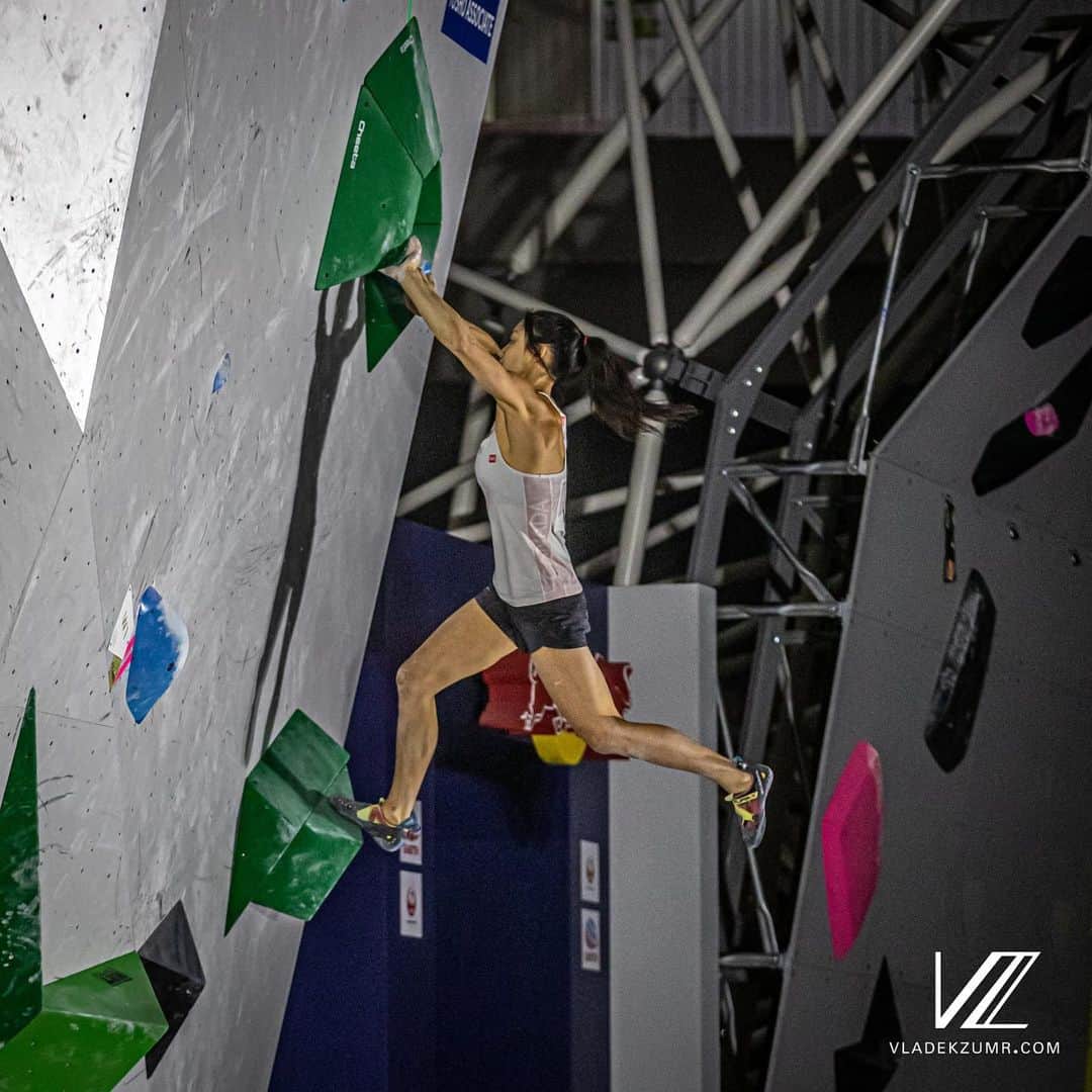 アラーナ・イップのインスタグラム：「I qualified for the combined event!!🤩🥳 Despite battling a nasty cold for the last few days, I managed to pull it together today in speed and even set a PB (9.37s) which puts me in 14th going into the combined. ⠀⠀⠀⠀⠀⠀⠀⠀⠀ Tomorrow the top 20 compete in all 3 disciplines in a day for a shot at qualifying for the Olympics. On the men’s side, @mccollsean also qualified 🇨🇦💪 ⠀⠀⠀⠀⠀⠀⠀⠀⠀ Photo @vladek_zumr ⠀⠀⠀⠀⠀⠀⠀⠀⠀ @arcteryx @scarpana @canfund」
