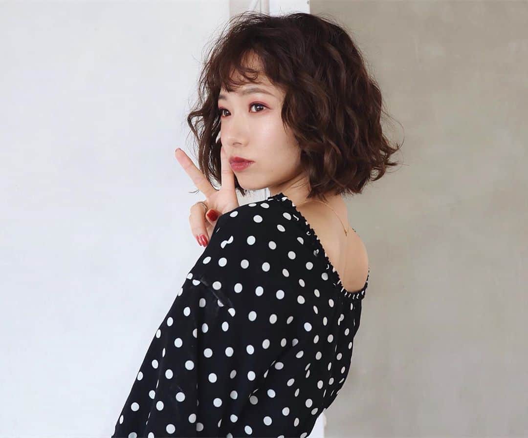 西川瑞希（みずきてぃ）さんのインスタグラム写真 - (西川瑞希（みずきてぃ）Instagram)「くるんくるん巻き☺︎❤︎❤︎❤︎ . #shotting #hairstyles #mizukitotalbeauty #ヘアスタイル #巻き髪 #ショートボブ」8月17日 20時09分 - mizuki_nishikawa_