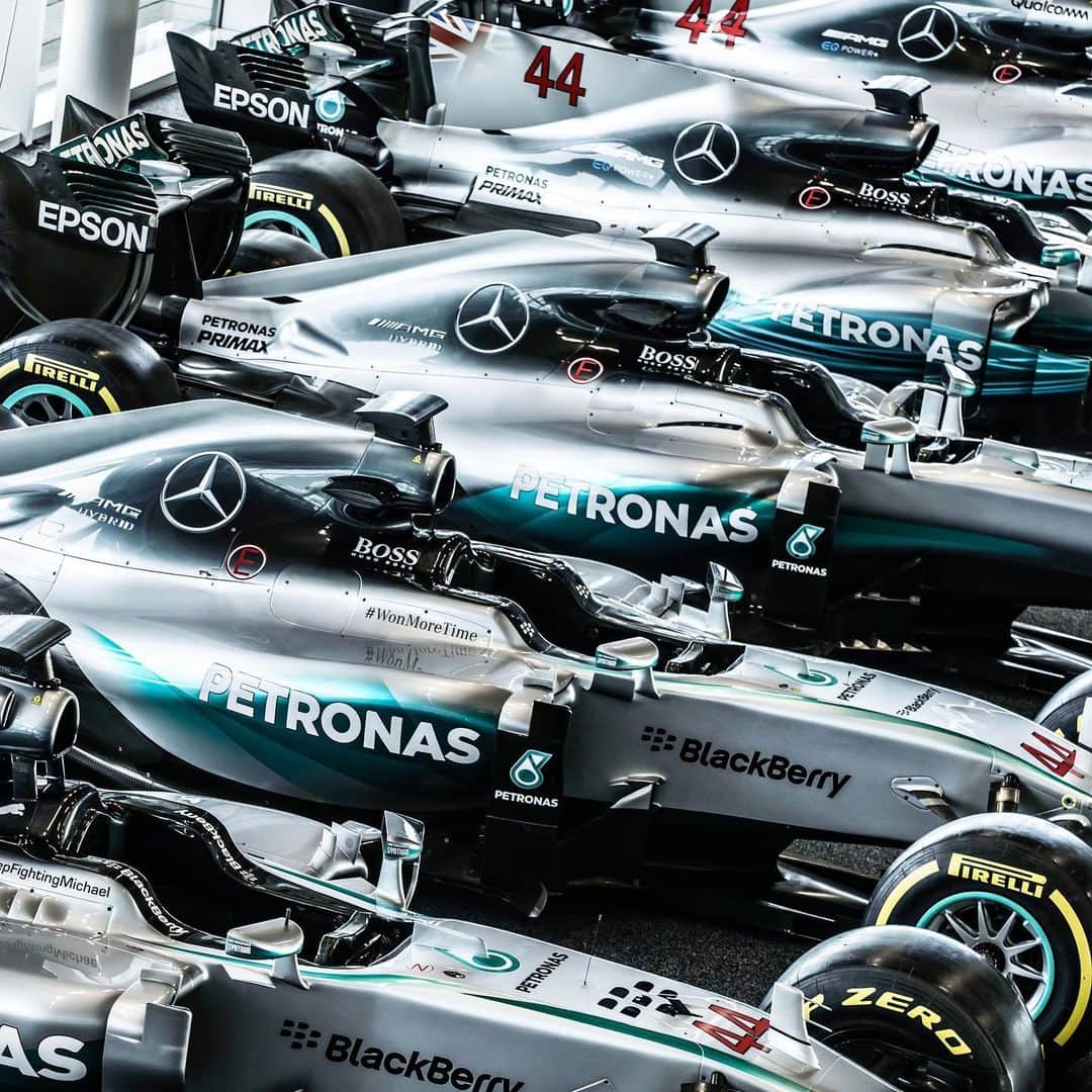 MERCEDES AMG PETRONASさんのインスタグラム写真 - (MERCEDES AMG PETRONASInstagram)「Nine years and counting! ❤😊 We couldn’t do it without you, @petronasmotorsports! 🤝 #HappyBirthdayPETRONAS • #MercedesAMGF1 #Mercedes #AMG #F1 #PETRONASmotorsports」8月17日 20時34分 - mercedesamgf1