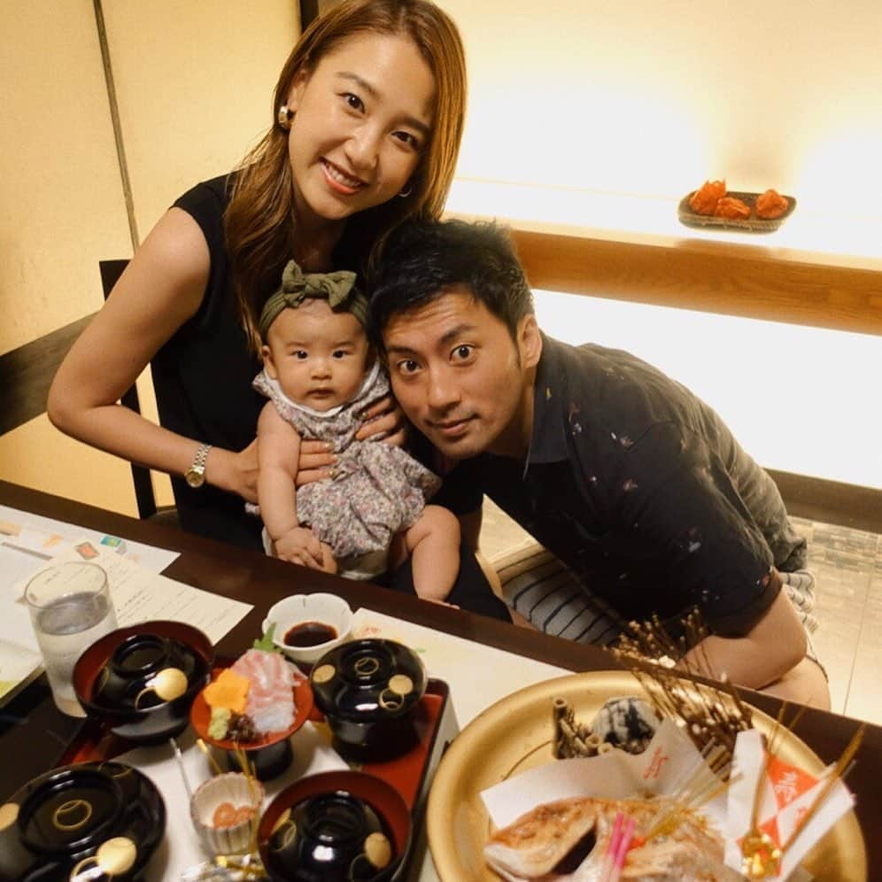 斎藤菜々子さんのインスタグラム写真 - (斎藤菜々子Instagram)「. 👶パパ似？ママ似？  100日も過ぎて 無事にお食い初めも終わりました✌️ 泣かないで良い子でした💜  そして滅多に占いってしないんだけど おススメされた @miror_jp で占ってもらったよ✌️ 自分の性格を見てもらったんだけど、今まで生きてきた経験を生かし自分と仲良くこれからを過ごしてと🔮🥺今までは自分の好きなことをして、行きたい場所に行ってやりたい事やってきたけど、これからはそれを活かしてこの先の人生大切な家族と楽しもうと思ったよ🌏😊✨ . ・#pr #miror #インターネット占い館miror#__nano__」8月17日 20時47分 - nanacoco.7