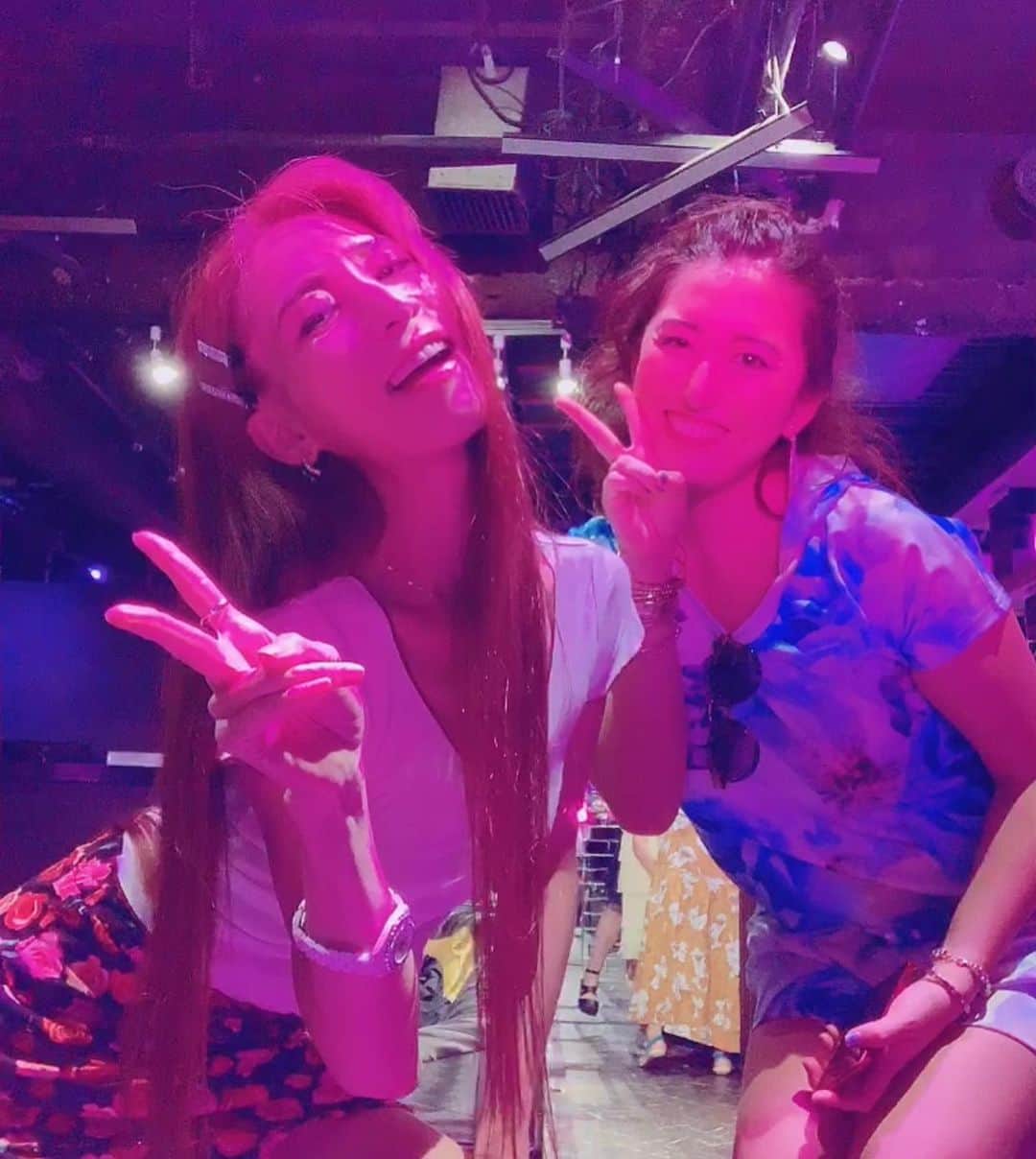 ささきえりさんのインスタグラム写真 - (ささきえりInstagram)「マリアナ♥️♥️♥️ ・ ・ ラージサイズモデル専門のグラマラスなモデルさんと😁♥️🌈 ・ ・ グラマーでセクシーだった😍 @mariana.lysxo ←大きめサイズのオシャレの参考になるファッション満載のマリアナのインスタグラム、是非フォローしてね☺️✨🌈 ＊ ＊ ＊ #渋谷コレクション #東京渋谷コレクション #マリアナ #model #モデル #渋谷 #夏 #グラマラス #グラマー #ファッション」8月17日 20時52分 - chaneri_ballet_style