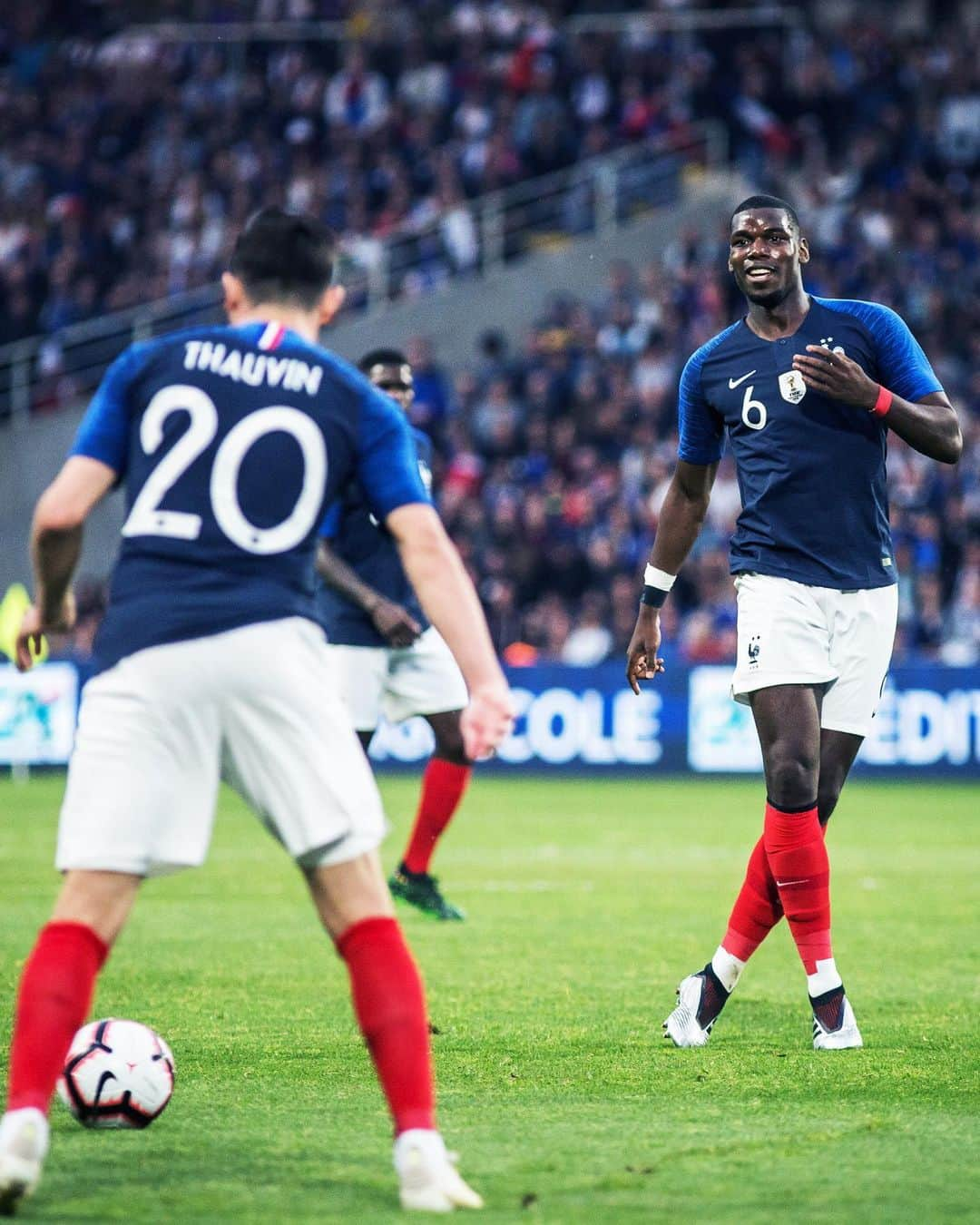 サッカー フランス代表チームさんのインスタグラム写真 - (サッカー フランス代表チームInstagram)「L’art de la passe 👌 @PaulPogba a offert 2 passes décisives le weekend dernier pour le premier match de Championnat de la saison 🎯 #FiersdetreBleus - Pass master 👌 📸 @pacophotographie / @hellosportpack」8月17日 21時02分 - equipedefrance