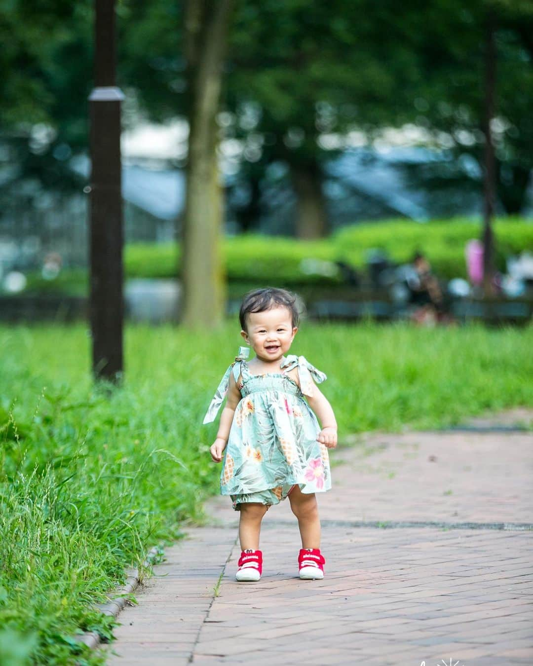 HARUKA MUTOさんのインスタグラム写真 - (HARUKA MUTOInstagram)「🎁1st Birthday Photo💖 Baby Himari🌻🌻 photo by @ayacamera.tokyo 📸 見事に晴れて自然いっぱいの中の撮影✨💎良い写真ばかりだから額に入れて飾りたいなっ🍩✨ #photography #babyphoto #1stbirthday #1stbirthdayphotoshoot  #babyhimari #愛娘 #こだわり撮影」8月17日 20時57分 - haruka_muto