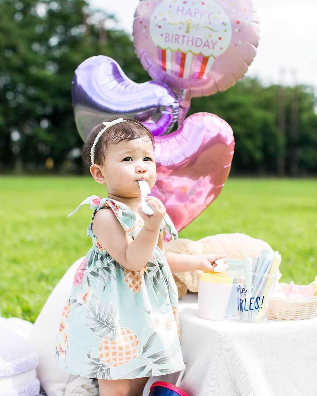 HARUKA MUTOさんのインスタグラム写真 - (HARUKA MUTOInstagram)「🎁1st Birthday Photo💖 Baby Himari🌻🌻 photo by @ayacamera.tokyo 📸 見事に晴れて自然いっぱいの中の撮影✨💎良い写真ばかりだから額に入れて飾りたいなっ🍩✨ #photography #babyphoto #1stbirthday #1stbirthdayphotoshoot  #babyhimari #愛娘 #こだわり撮影」8月17日 20時57分 - haruka_muto