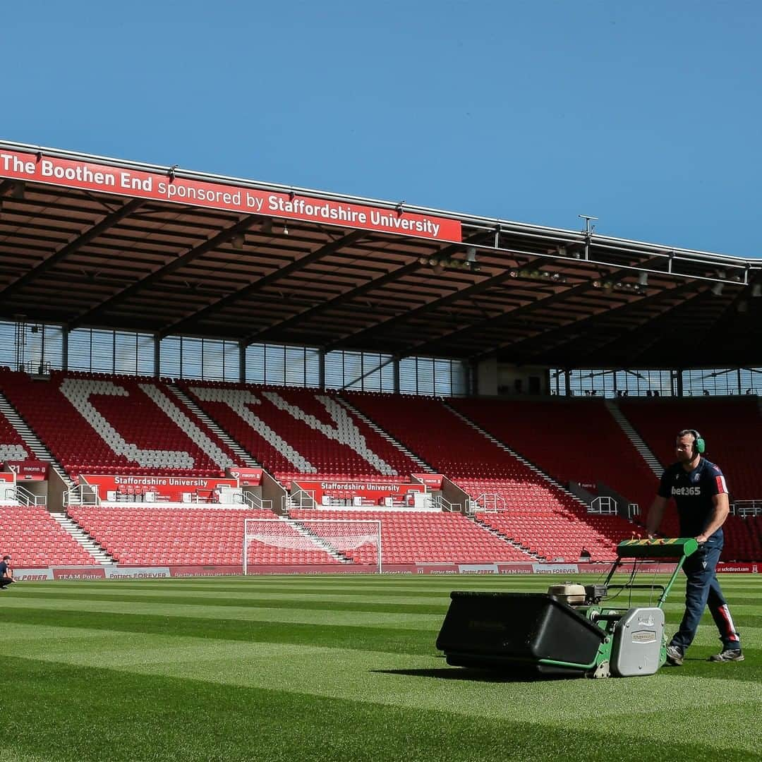 ストーク・シティFCさんのインスタグラム写真 - (ストーク・シティFCInstagram)「💪 The bet365 is ready #SCFC 🔴⚪」8月17日 21時00分 - stokecity