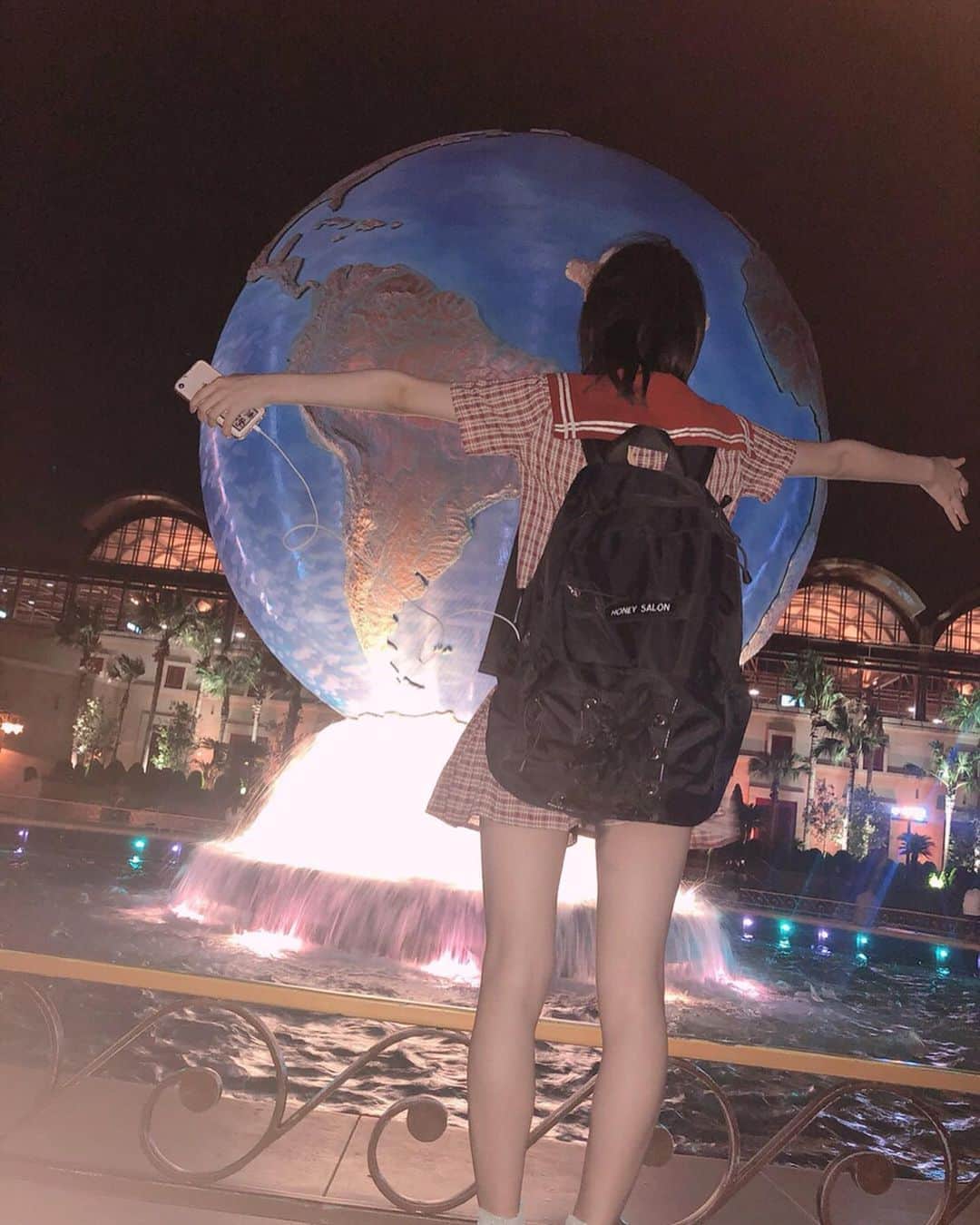 今村麻莉愛のインスタグラム：「. ディズニーラストの投稿です(^^♪ ・ 付き合って下さってありがとうございました💕🤗 ・ もうディズニーに行きたくなってきた〜( *¯ ꒳¯*)✨ ・ ・ #ディズニーシー  #hkt48  #今村麻莉愛」