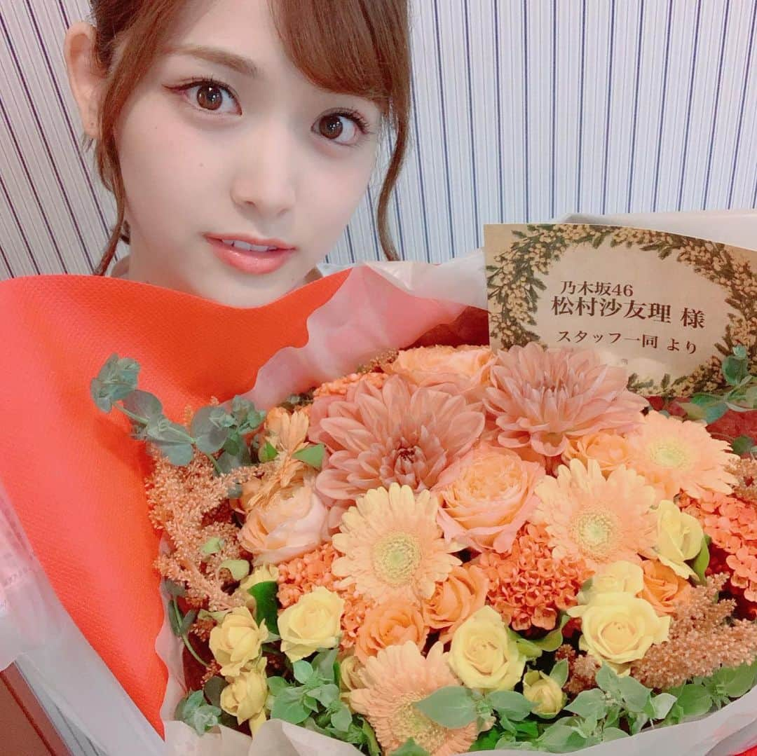 松村沙友理さんのインスタグラム写真 - (松村沙友理Instagram)「お花もらいました。  #花 #オレンジ」8月17日 21時15分 - matsumura_sayuri_official