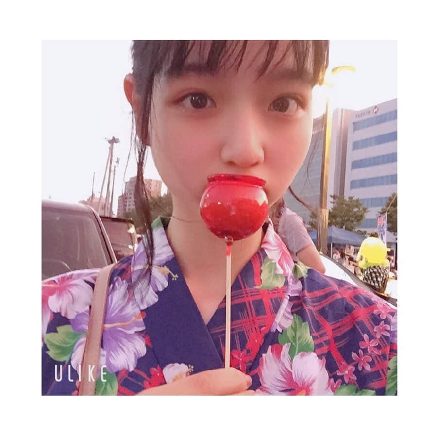 小林咲葵さんのインスタグラム写真 - (小林咲葵Instagram)「🌻﻿ 初めてりんご飴食べたよ~🍎🤤﻿ ﻿ #小林咲葵﻿ #花火大会﻿ #関門海峡﻿ #りんご飴﻿ #美味しい﻿ ﻿ ﻿ 😞携帯がおかしくてずっとSNS投稿できてなくてごめんね🙏💦﻿」8月17日 21時15分 - saki0819_k