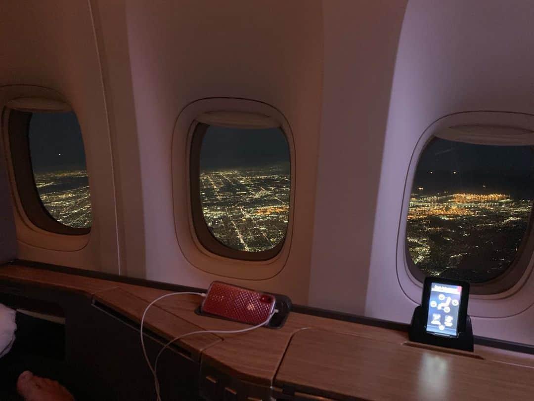 ジョン・バロウマンさんのインスタグラム写真 - (ジョン・バロウマンInstagram)「My view just after take off on @americanair #lax to #London ✈️🌎🌞🌕jb」8月17日 12時35分 - johnscotbarrowman