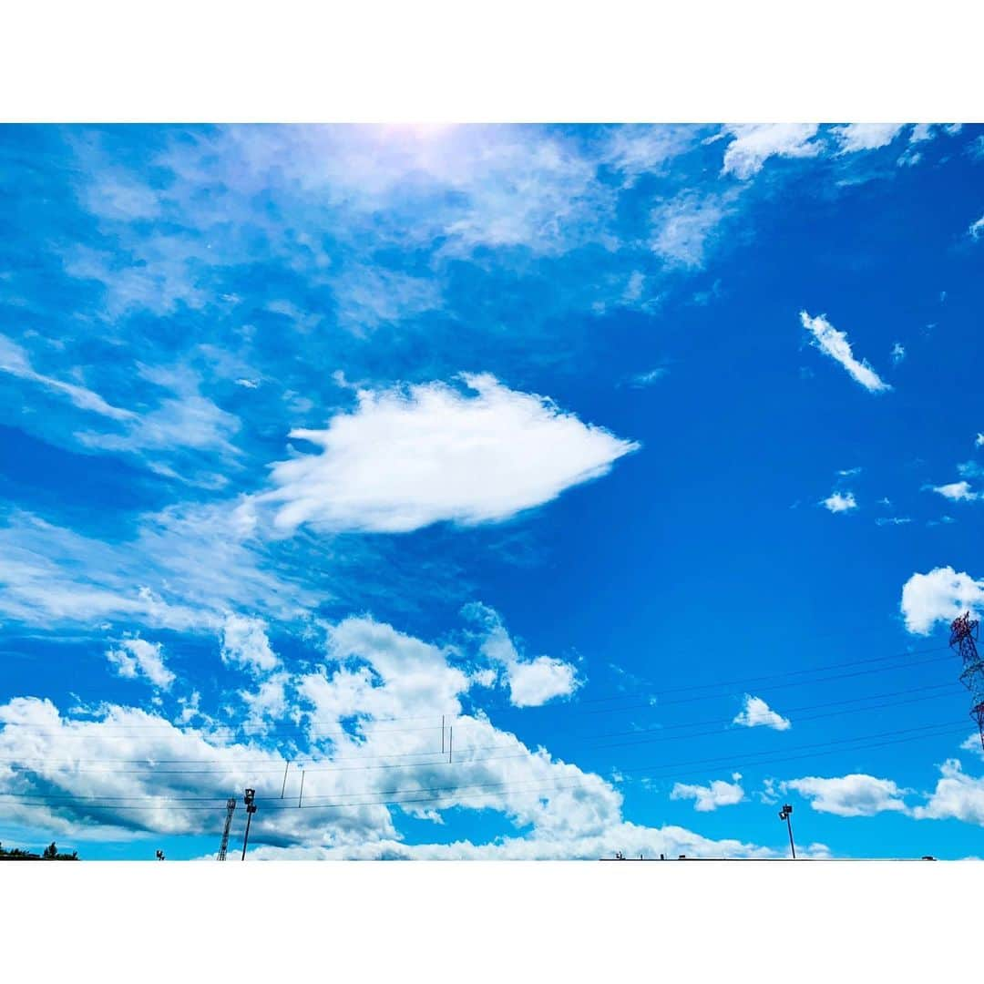 LiSAさんのインスタグラム写真 - (LiSAInstagram)「おはようございます☀いい天気🌤 本日は「RISING SUN ROCK FESTIVAL 2019 in EZO」私は１７時半からSUN STAGEです☀️晴れ女パワー全快でがんばる☀️よろしくお願いします☻♡ rsr.wess.co.jp/2019/ #RIR19」8月17日 12時41分 - xlisa_olivex