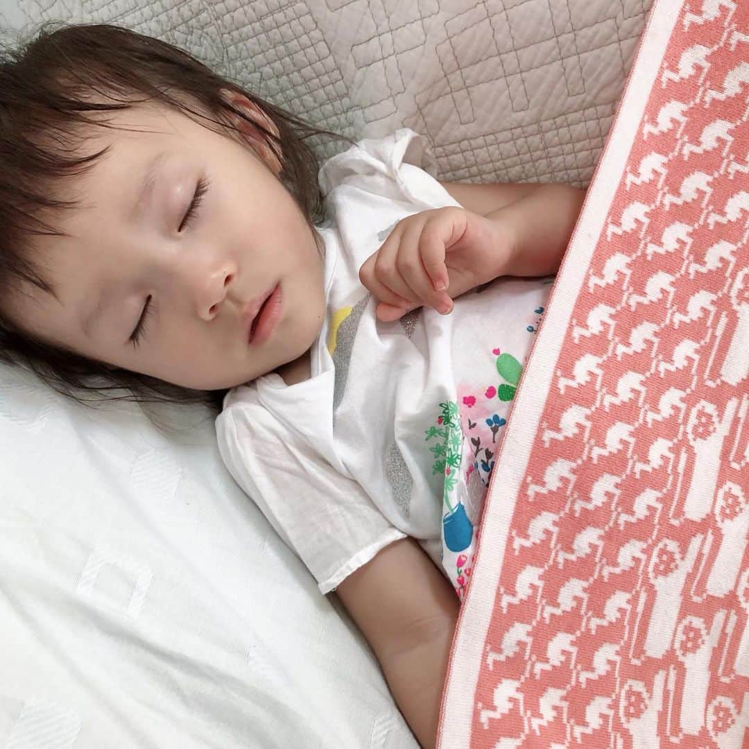 宇佐美蘭さんのインスタグラム写真 宇佐美蘭instagram 子どもの寝顔ってたまらなく