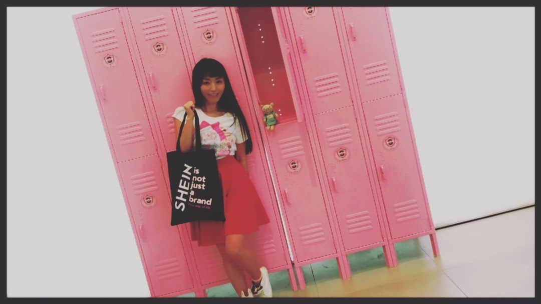 まりかさんのインスタグラム写真 - (まりかInstagram)「I had good time like my summer vacation at @sheinofficial @shein_us  #popupshop  #popupstore  偶然気になっていたネットショップのpop up store発見したの😛」8月17日 13時01分 - maricahase